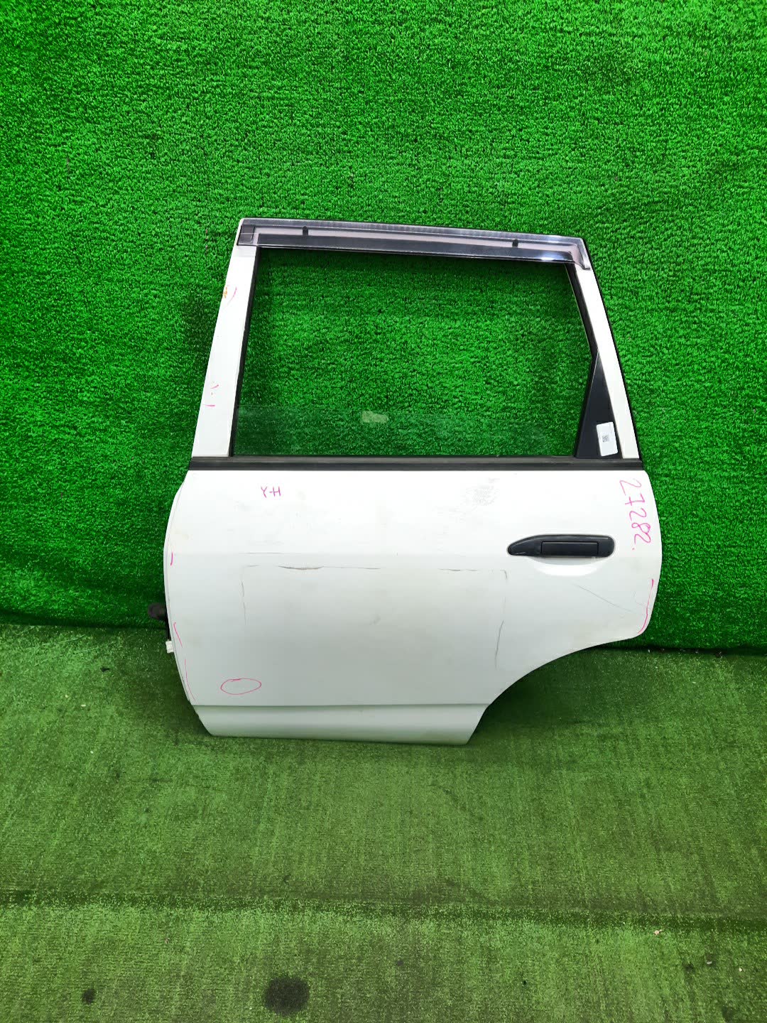 Дверь левая задняя NISSAN FAMILIA, AD, WINGROAD Y11, VFY11, VY11, VHNY11, VENY11, VGY11, VEY11, WFY11, WHNY11, WPY11, WHY11 27282 1 ракурс