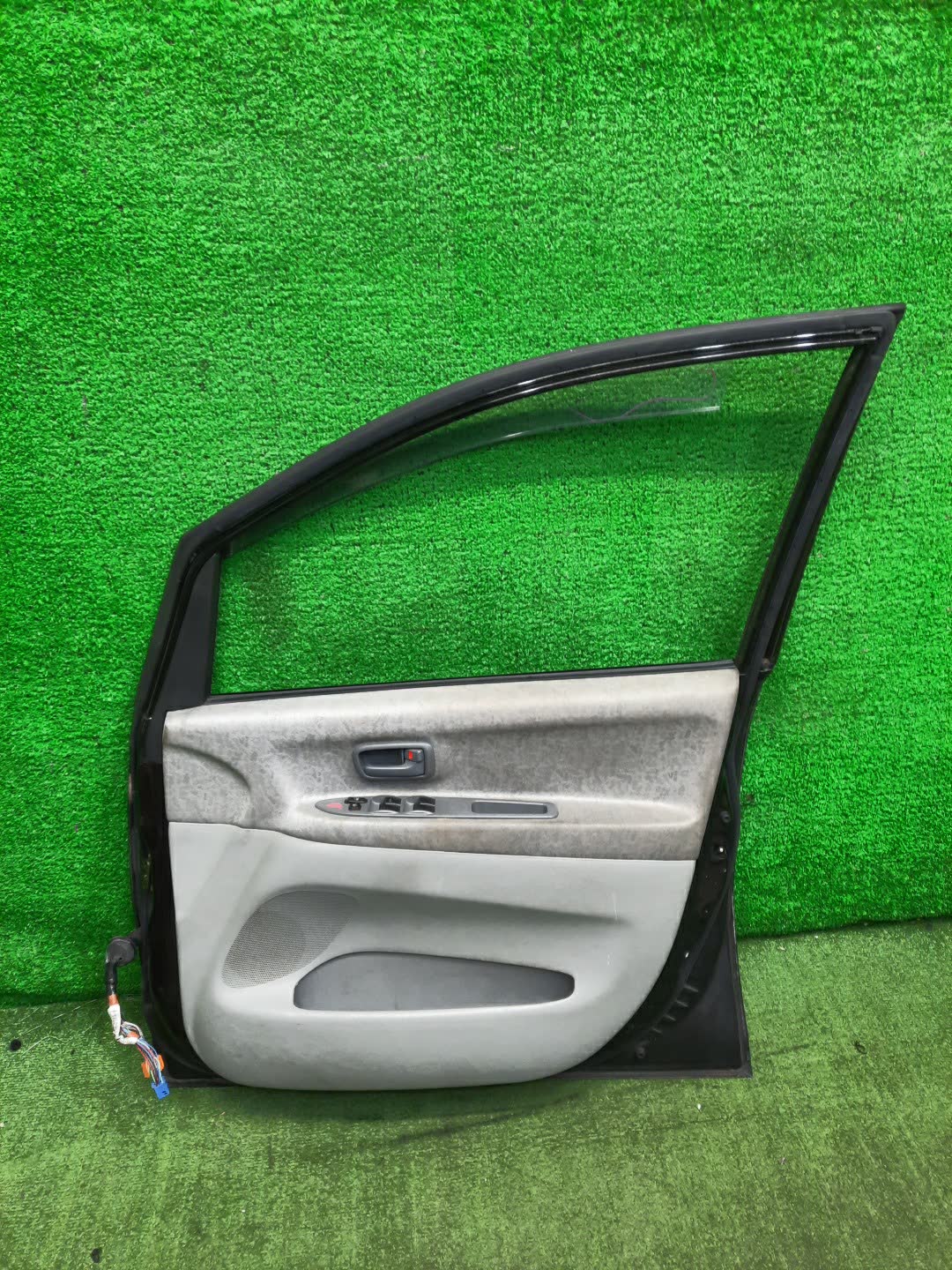 Дверь правая передняя TOYOTA NADIA ACN10, SXN10, SXN15 27309 4 ракурс