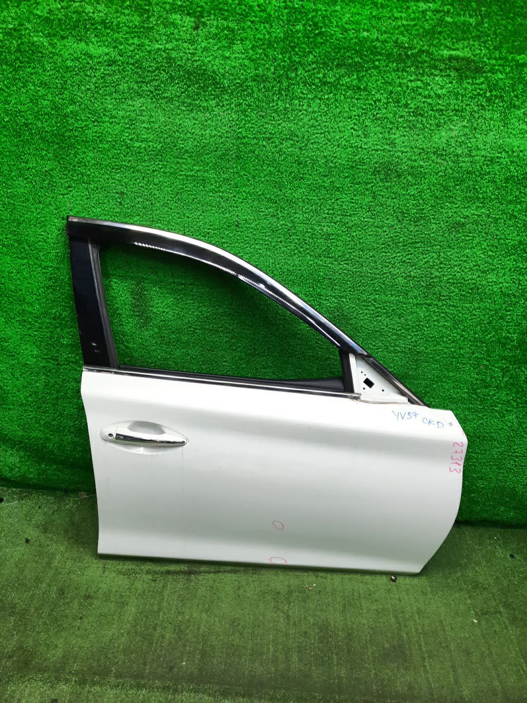 Дверь правая передняя NISSAN SKYLINE HV37 27313 1 ракурс Дверь правая передняя NISSAN SKYLINE HV37 27313 1 ракурс
