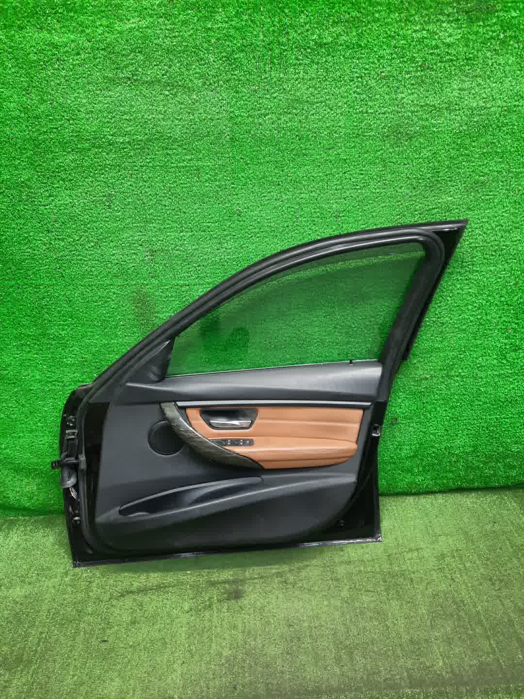 Дверь правая передняя BMW 320d, 335i, 318d, 330d, 335d, 316d, 3-Series, 328i, 320i, 316i F30, F31 27447 4 ракурс