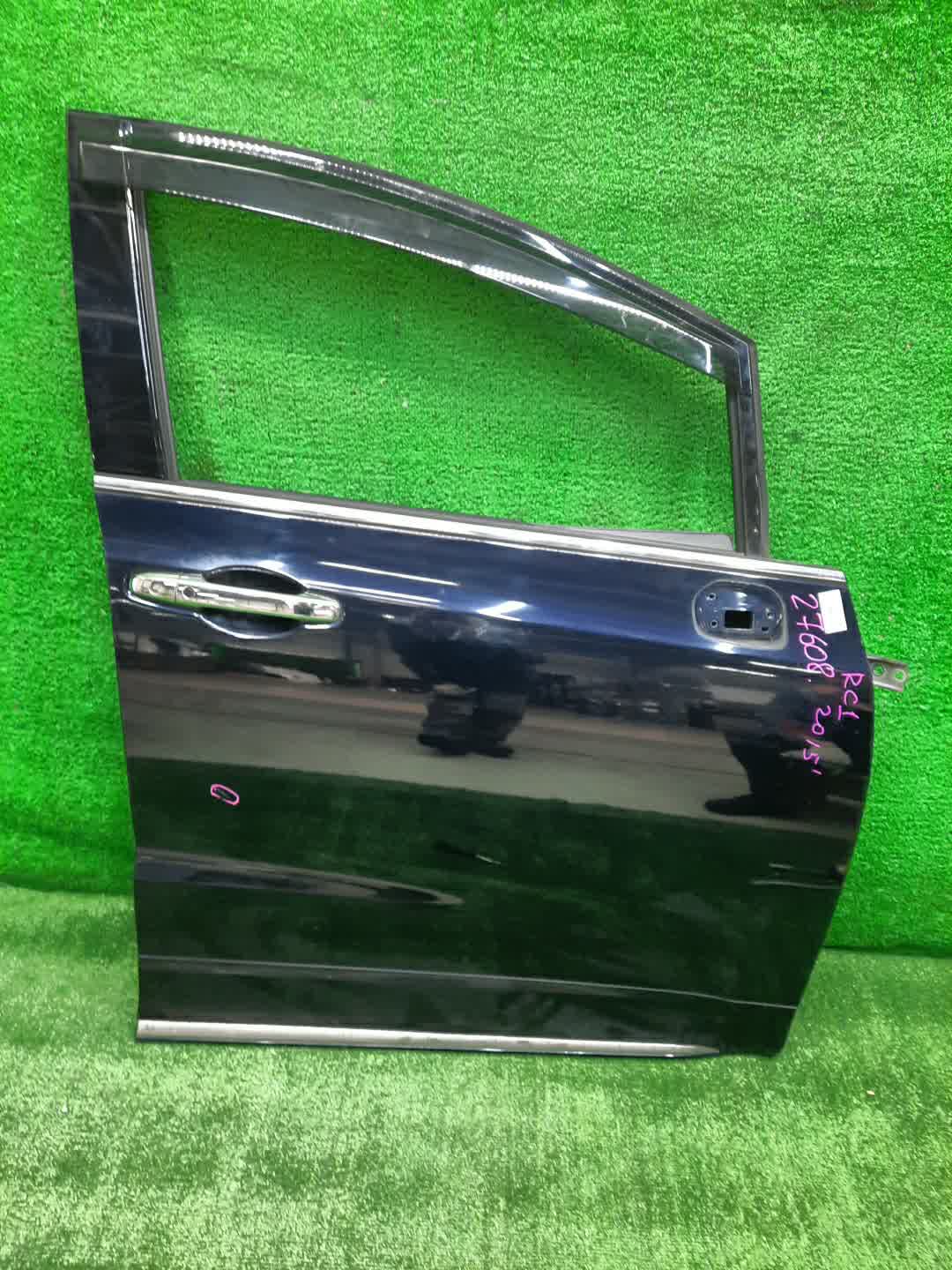 Дверь правая передняя HONDA ODYSSEY RC1 27608 1 ракурс
