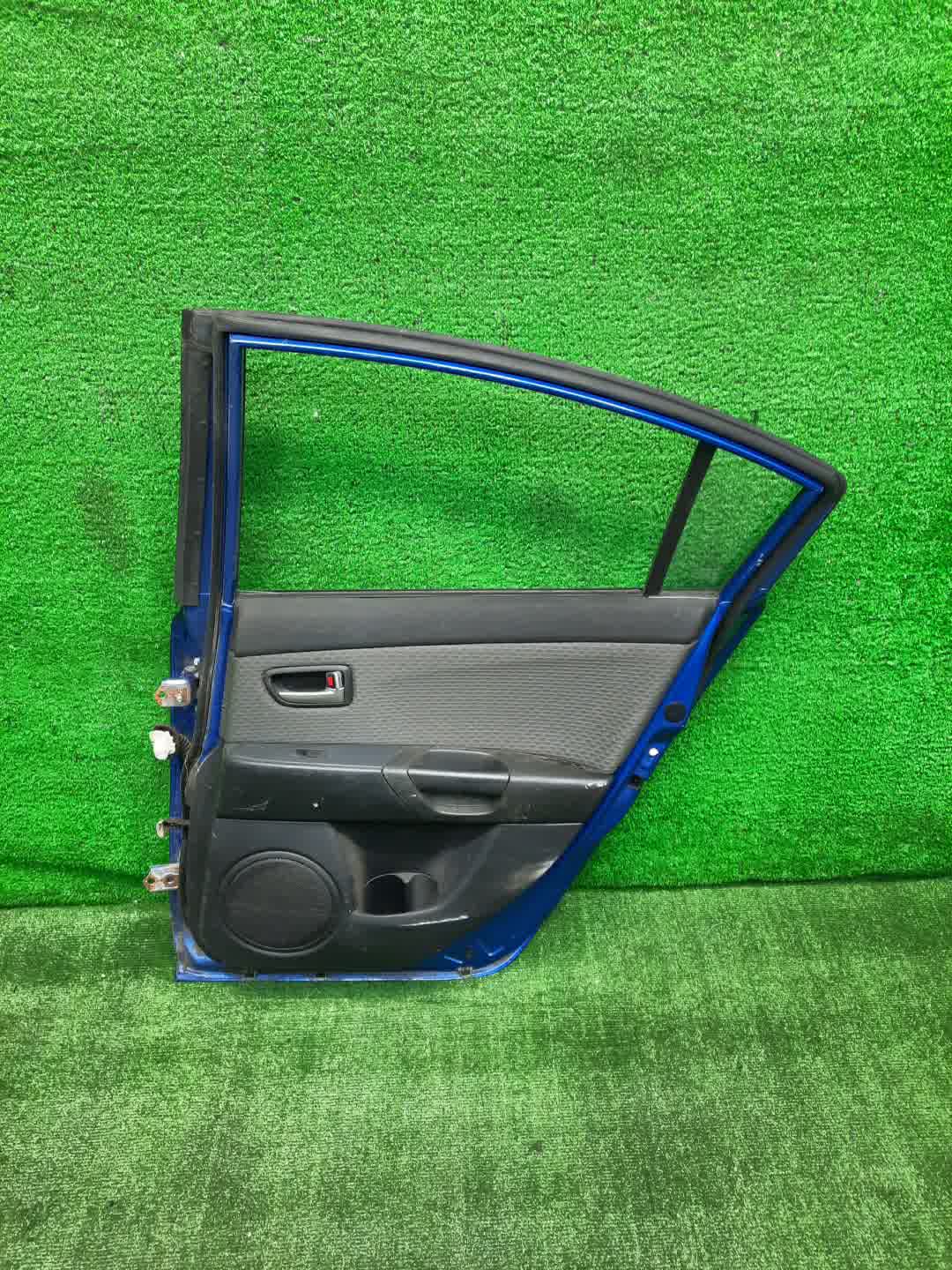 Дверь правая задняя MAZDA AXELA, MAZDA 3, 3 BK5P, BK3P, BKEP, BK SEDAN 5 ракурс