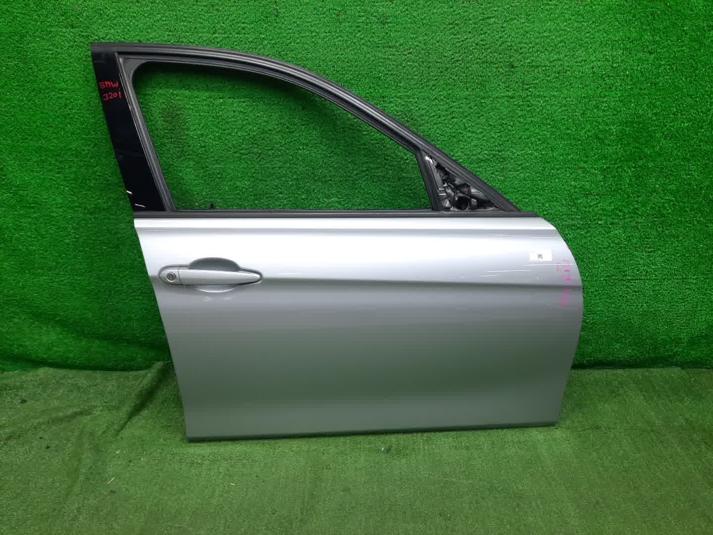 Дверь правая передняя BMW 320d, 335i, 318d, 330d, 335d, 316d, 3-Series, 328i, 320i, 316i F30, F31 27746 1 ракурс