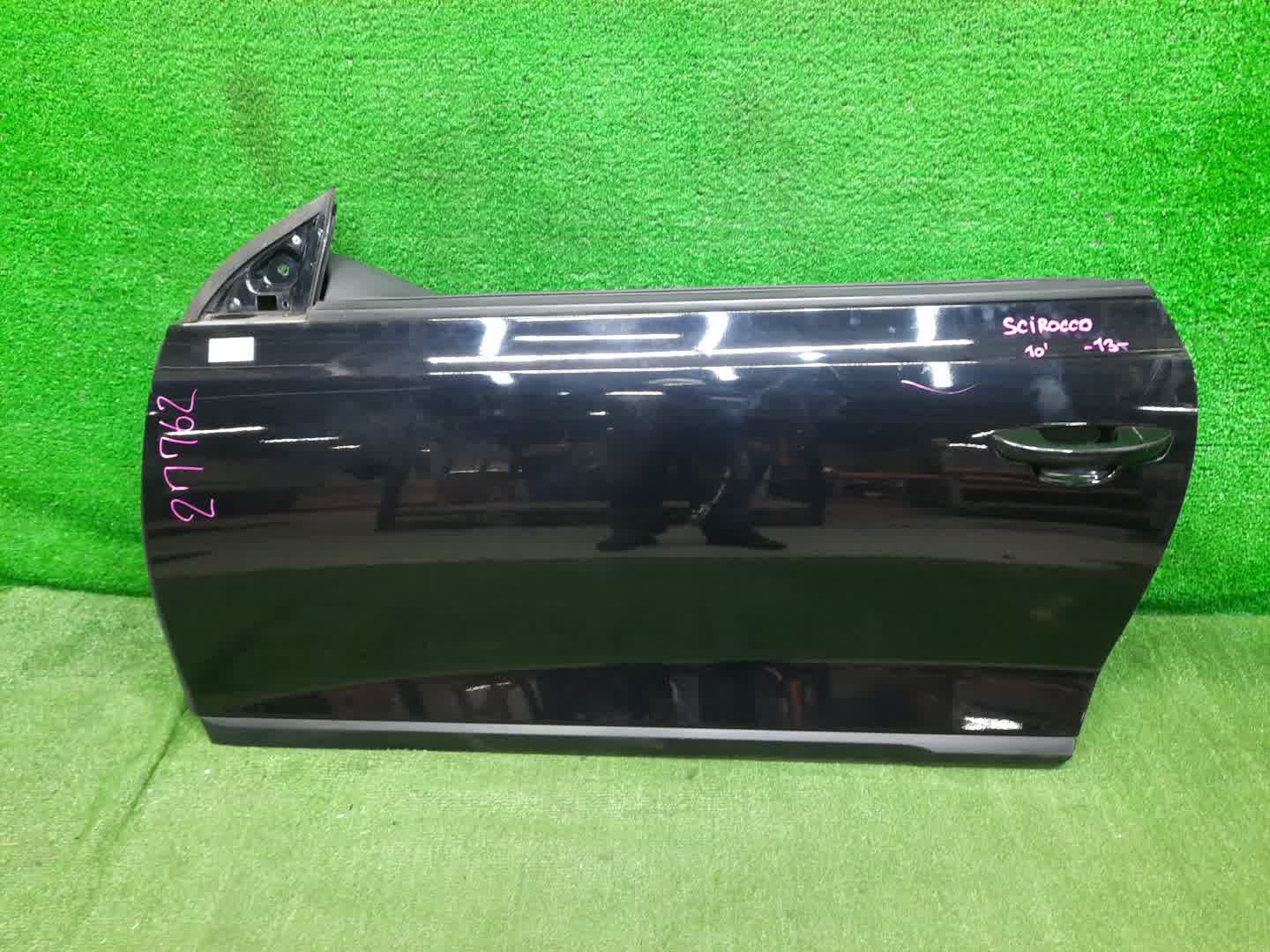 Дверь левая передняя VOLKSWAGEN SCIROCCO 137 27762 1 ракурс