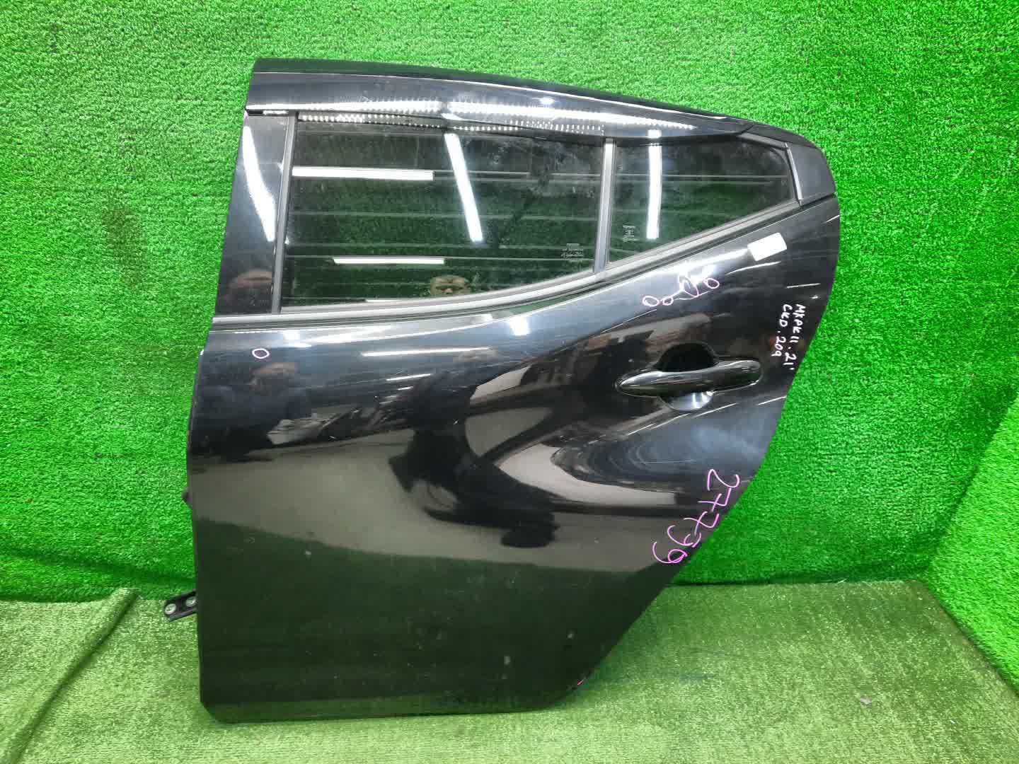 Дверь левая задняя TOYOTA AQUA MXPK10, MXPK11, MXPK15, MXPK16 27799 1 ракурс