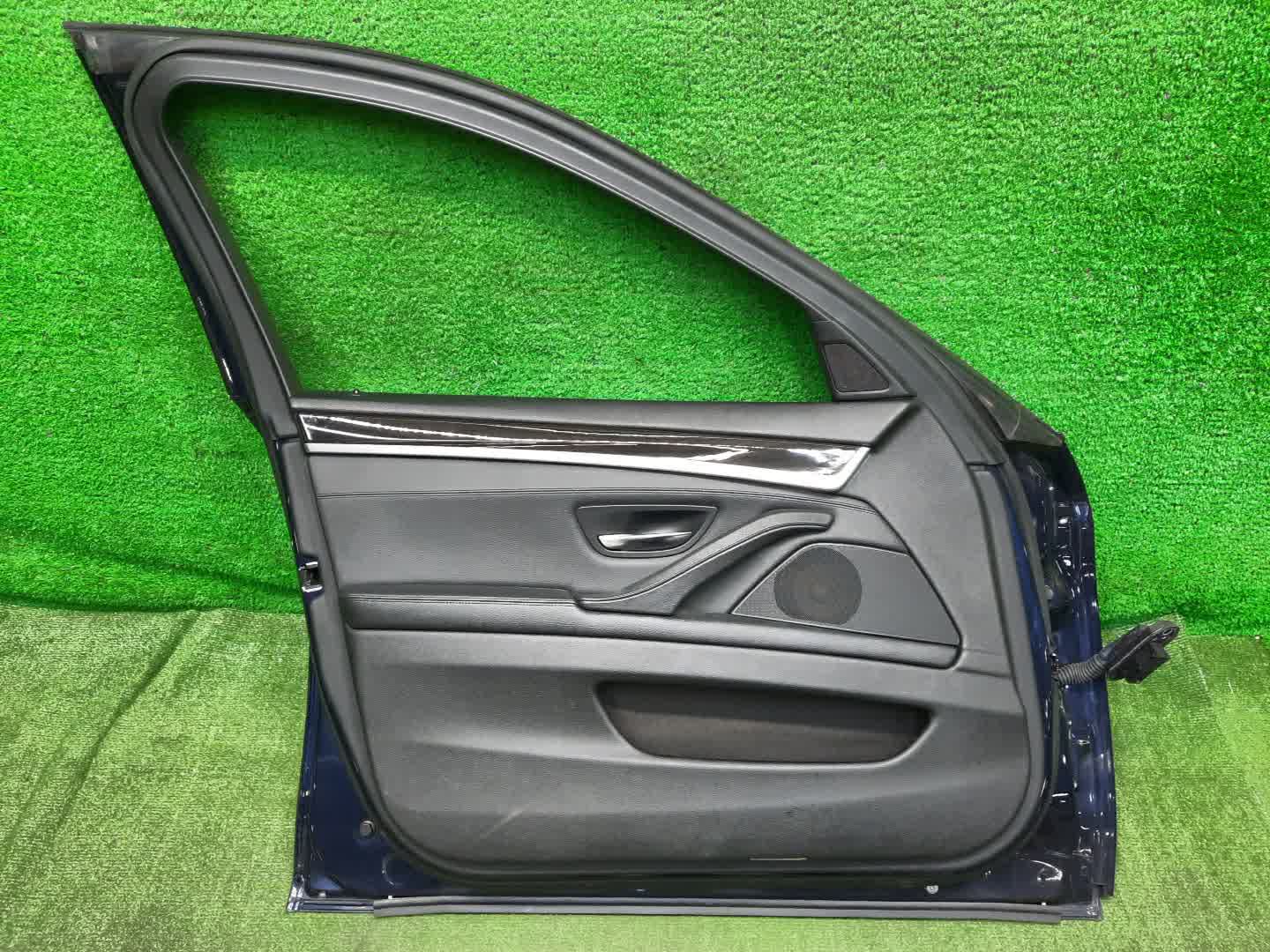 Дверь левая передняя BMW 520d, 525d, 530d, 535d, 550d, 5-Series, 535i, 528i, 530i, 520i, 523i, 550i F11, F10, FZ35, FR35, XG20, FW20, XG28, FP25, FR30, FR44 0017 3 ракурс