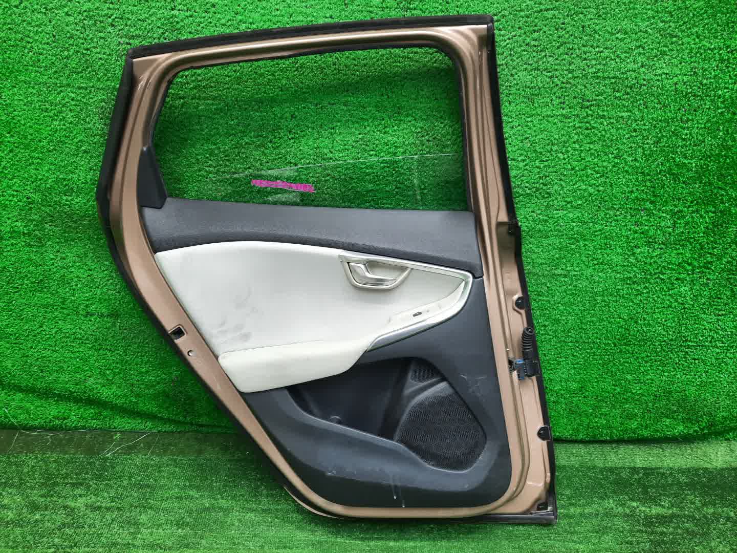 Дверь левая задняя VOLVO V40 MZ63, MV, MV48 0162 2 ракурс