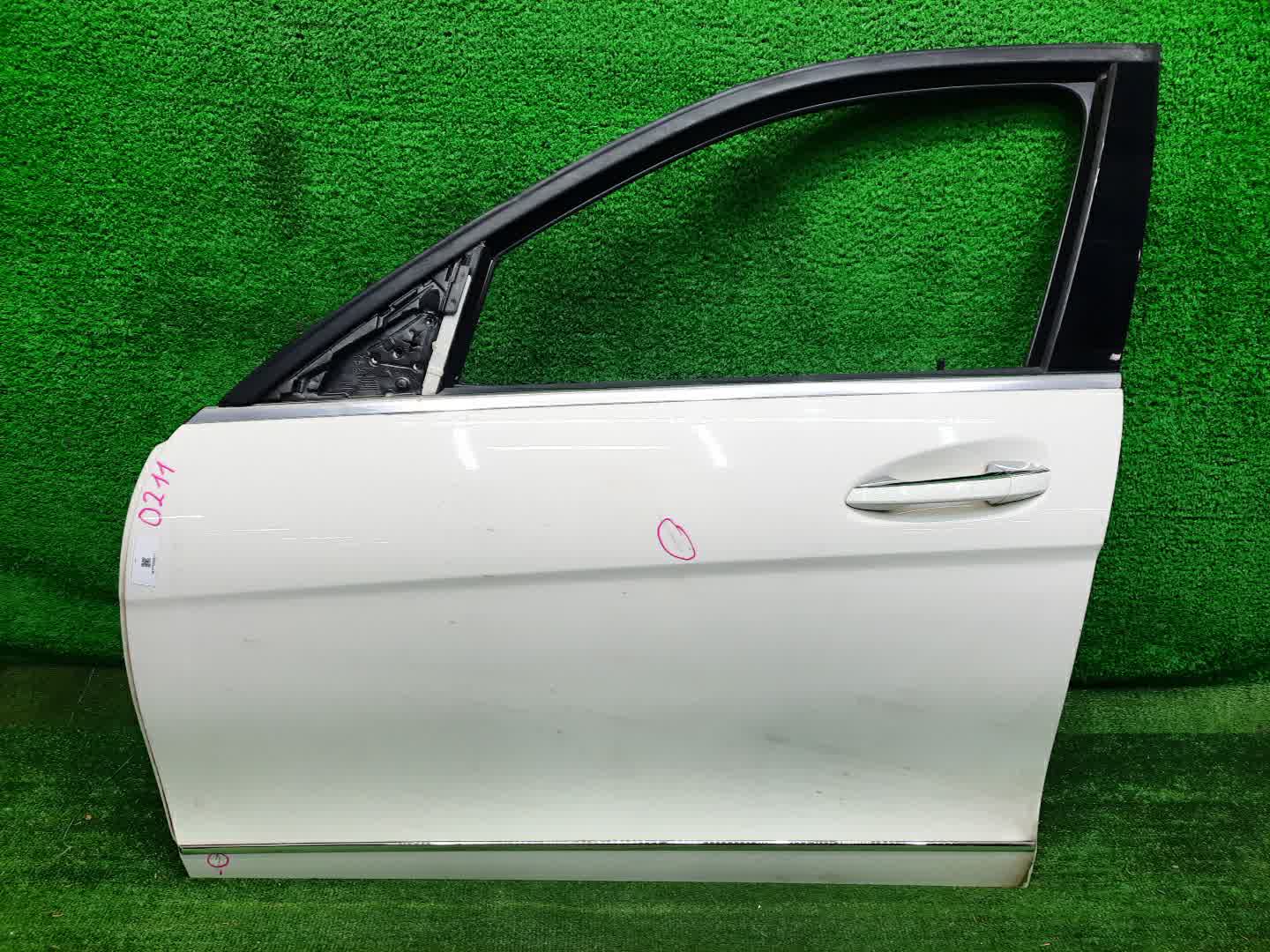 Дверь левая передняя MERCEDES-BENZ C-Class 204041, S204, 204248, 204241, 204254, W204.054, S204.254, 204249, 204049, W204.046, 204054, 204257, 204057, 204048, W204.048, W204.056, S204.256, 204047, 204077, 204052, 204277, 204247, 204252, 204507, W204. Дверь левая передняя MERCEDES-BENZ C-Class 204041, S204, 204248, 204241, 204254, W204.054, S204.254, 204249, 204049, W204.046, 204054, 204257, 204057, 204048, W204.048, W204.056, S204.256, 204047, 204077, 204052, 204277, 204247, 204252, 204507, W204.