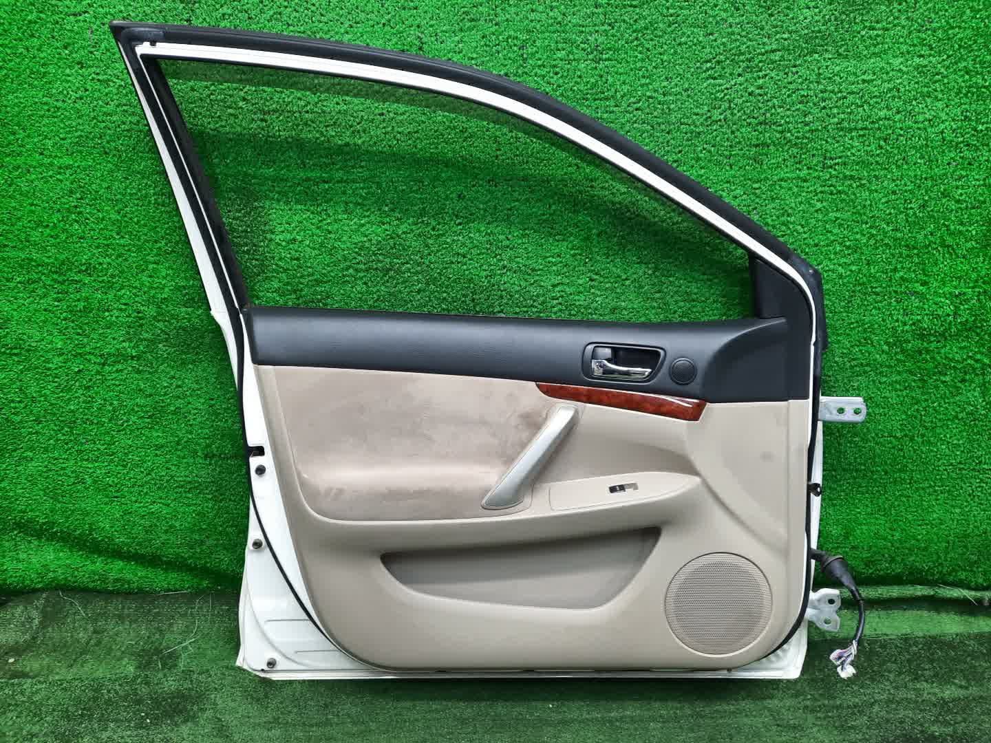 Дверь левая передняя TOYOTA PREMIO ZZT240, NZT240, AZT240, ZZT245 0369 3 ракурс
