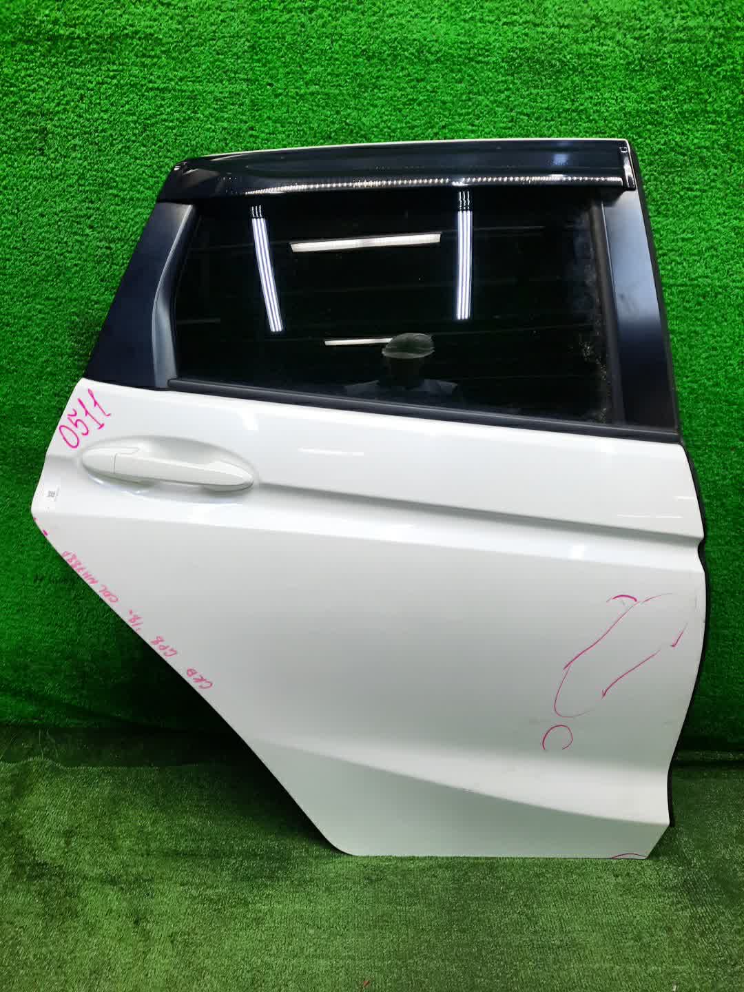 Дверь правая задняя HONDA FIT, SHUTTLE GP6, GP5, GK3, GK5, GK4, GP7, GP8, GK8, GK9 0511 1 ракурс