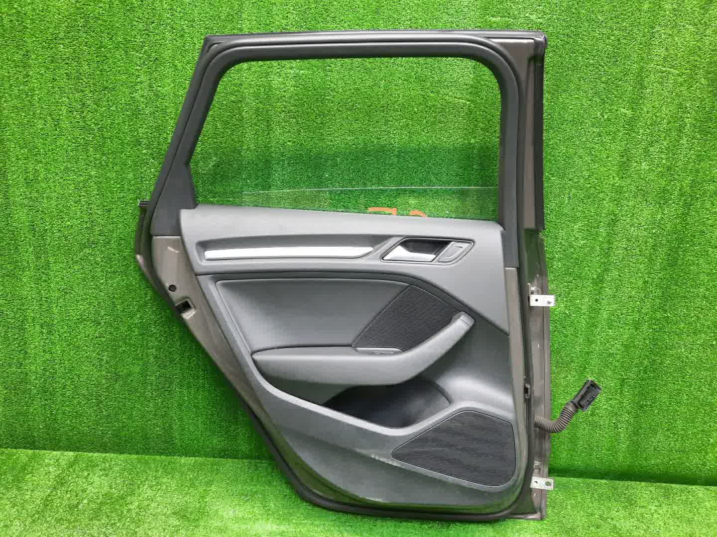 Дверь левая задняя AUDI A3 8VA 0568 4 ракурс