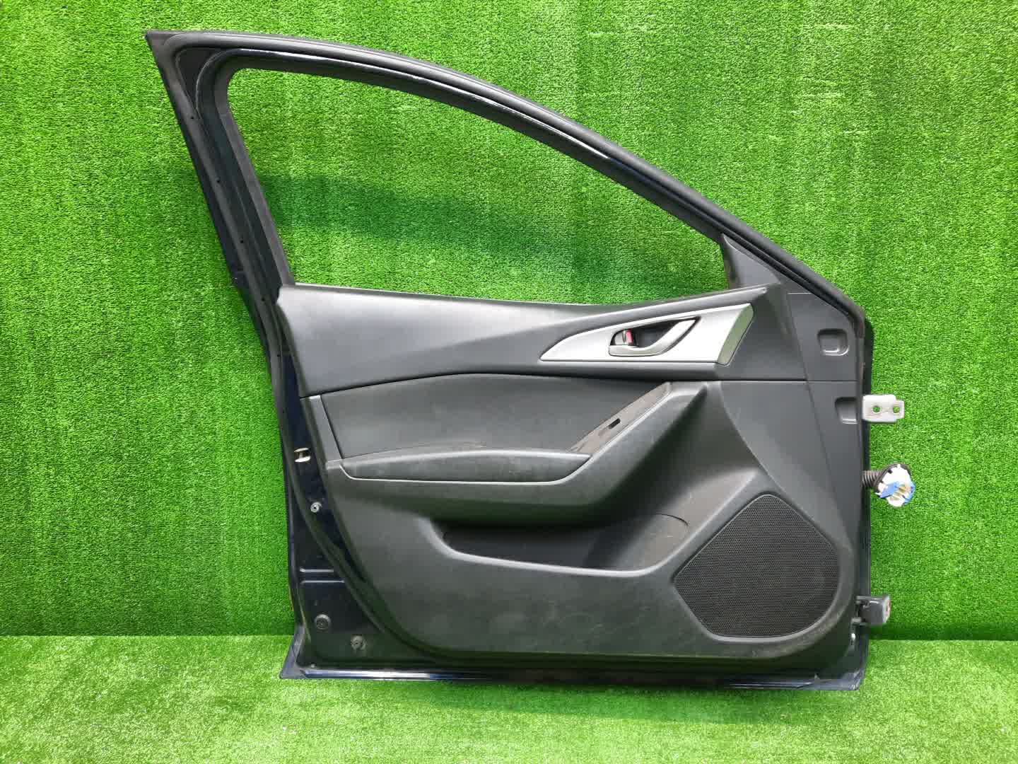 Дверь левая передняя MAZDA AXELA, MAZDA 3, 3 BMLFS, BM6FJ, BM2AS, BM2FP, BM2AP, BM5FP, BM5FS, BM5AS, BM5AP, BM2FS, BYEFP, BMEFS, BM 0585 4 ракурс
