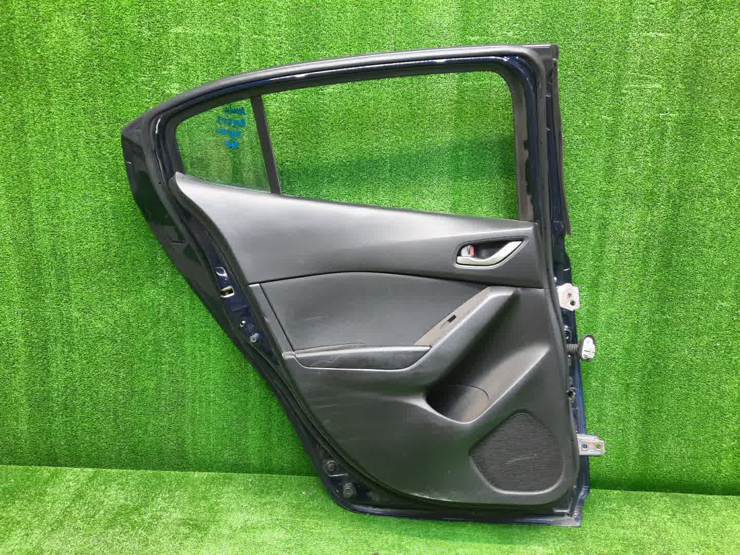 Дверь левая задняя MAZDA AXELA, MAZDA 3, 3 BM6FJ, BMLFP, BM2FP, BM2AP, BM5FP, BM5AP, BYEFP, BM 0590 3 ракурс