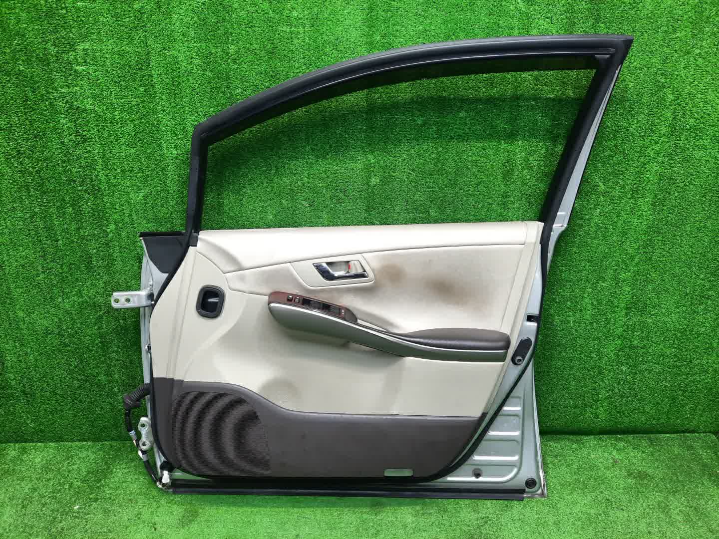 Дверь правая передняя TOYOTA SAI AZK10 0606 3 ракурс