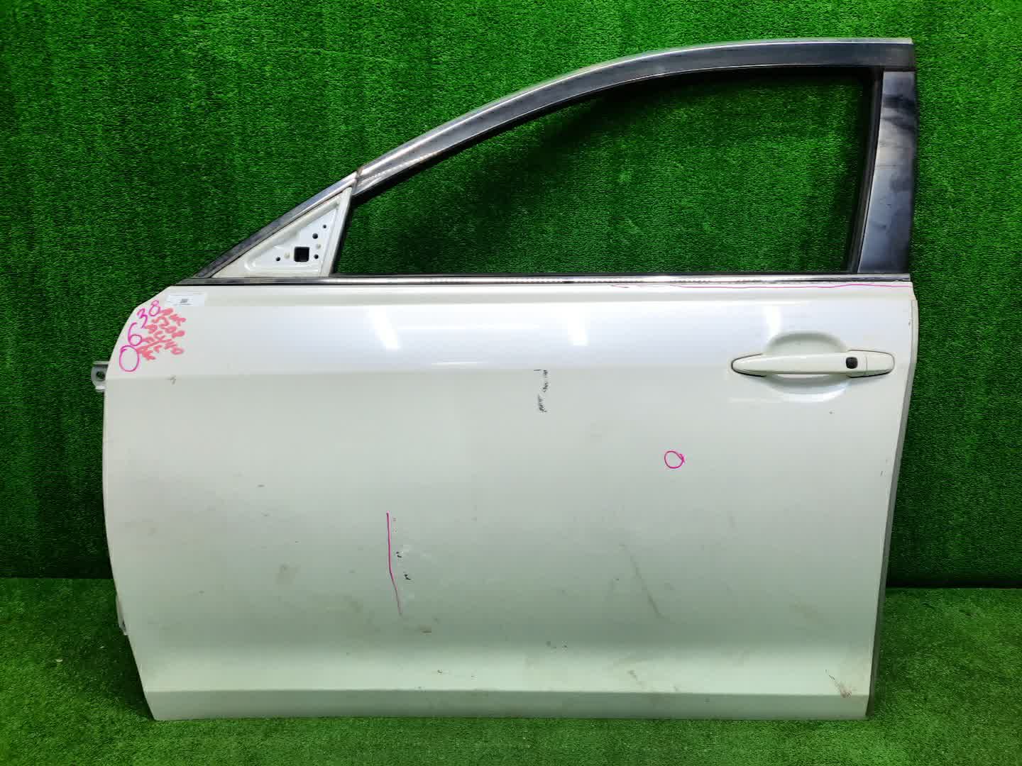 Дверь левая передняя TOYOTA CAMRY, ALTIS AHV40, GSV40, ACV40, ACV45, ACV40N, ACV45N 0638 1 ракурс