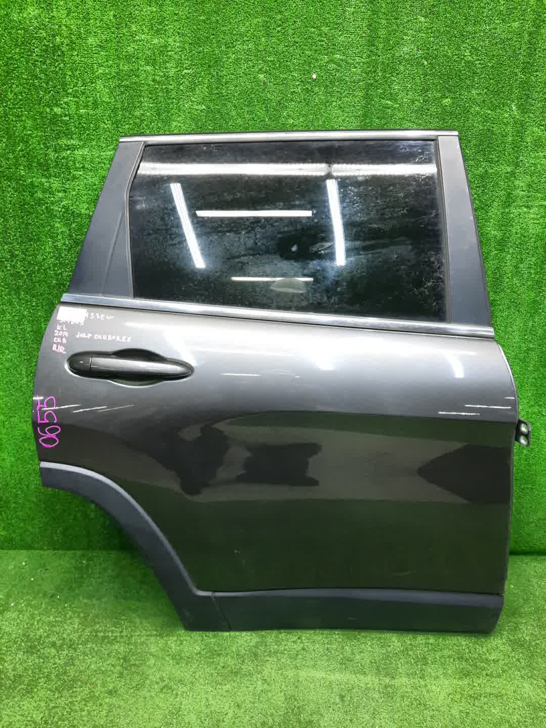Дверь правая задняя JEEP CHEROKEE KL 0655 1 ракурс