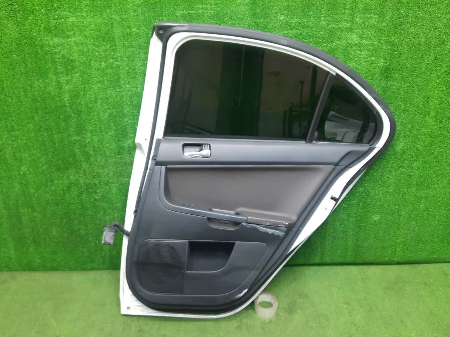 Дверь правая задняя MITSUBISHI LANCER, GALANT FORTIS CY4A, CY2A, CY3A, CY6A, CX6A, CX4A, CX3A 0776 4 ракурс