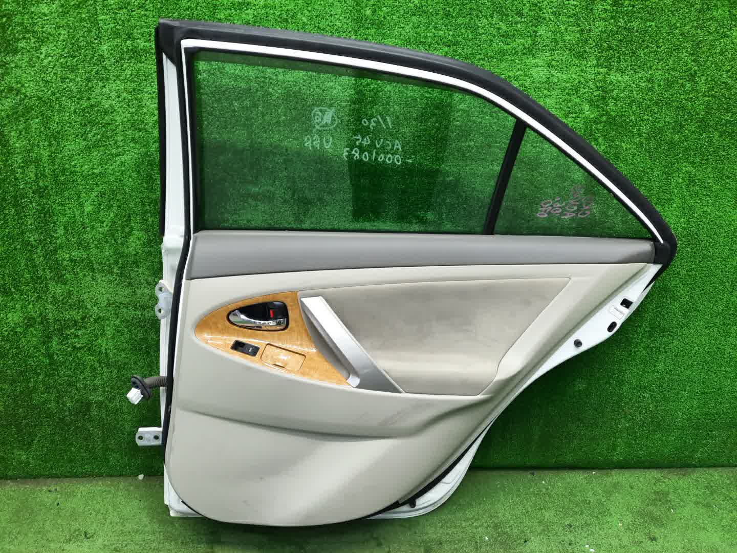 Дверь правая задняя TOYOTA CAMRY, ALTIS AHV40, GSV40, ACV40, ACV45, ACV40N, ACV45N 0932 5 ракурс