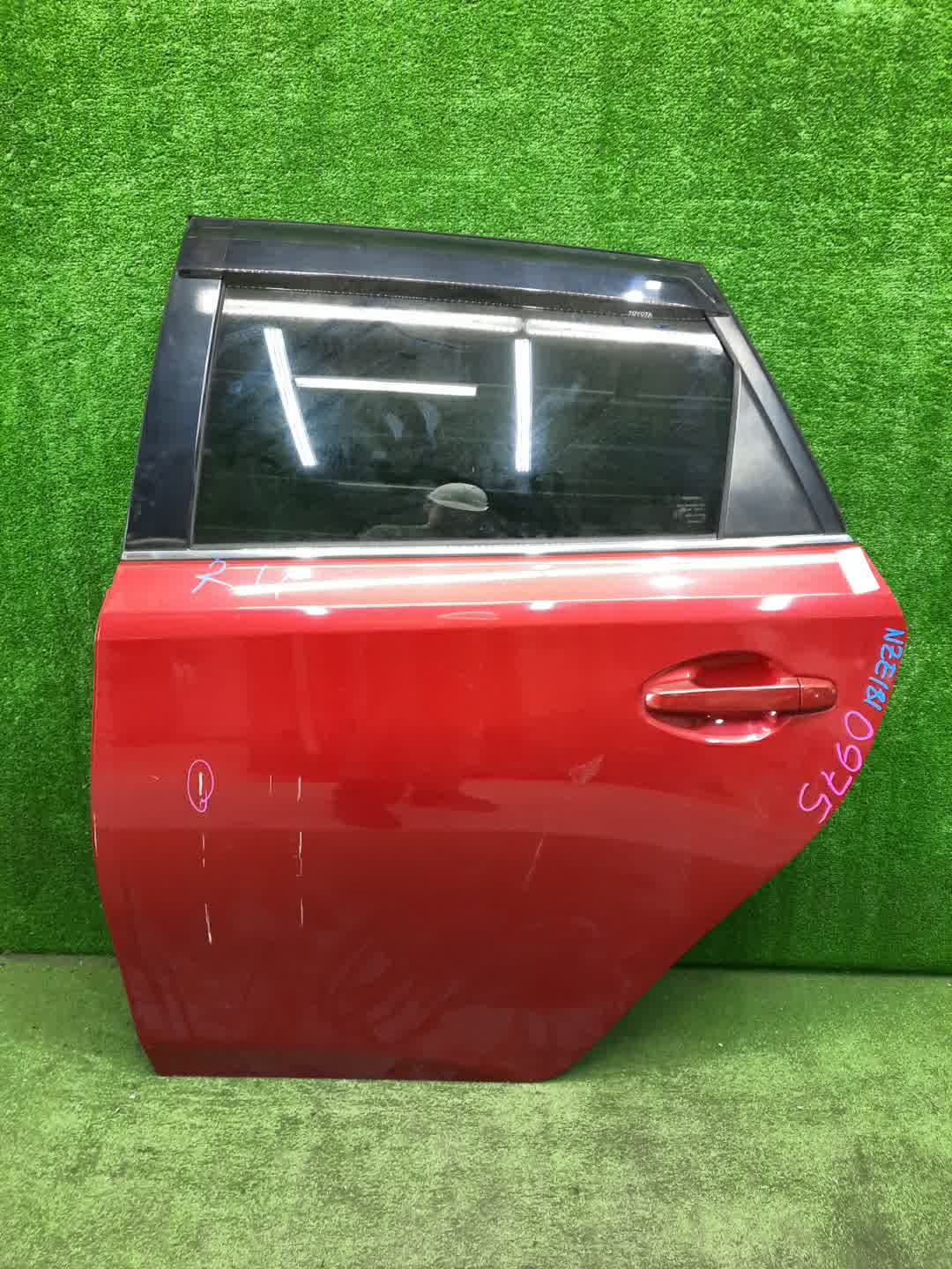 Дверь левая задняя TOYOTA AURIS ZWE186H, NZE181H, ZRE186H, NRE185H, NZE184H 0975 1 ракурс