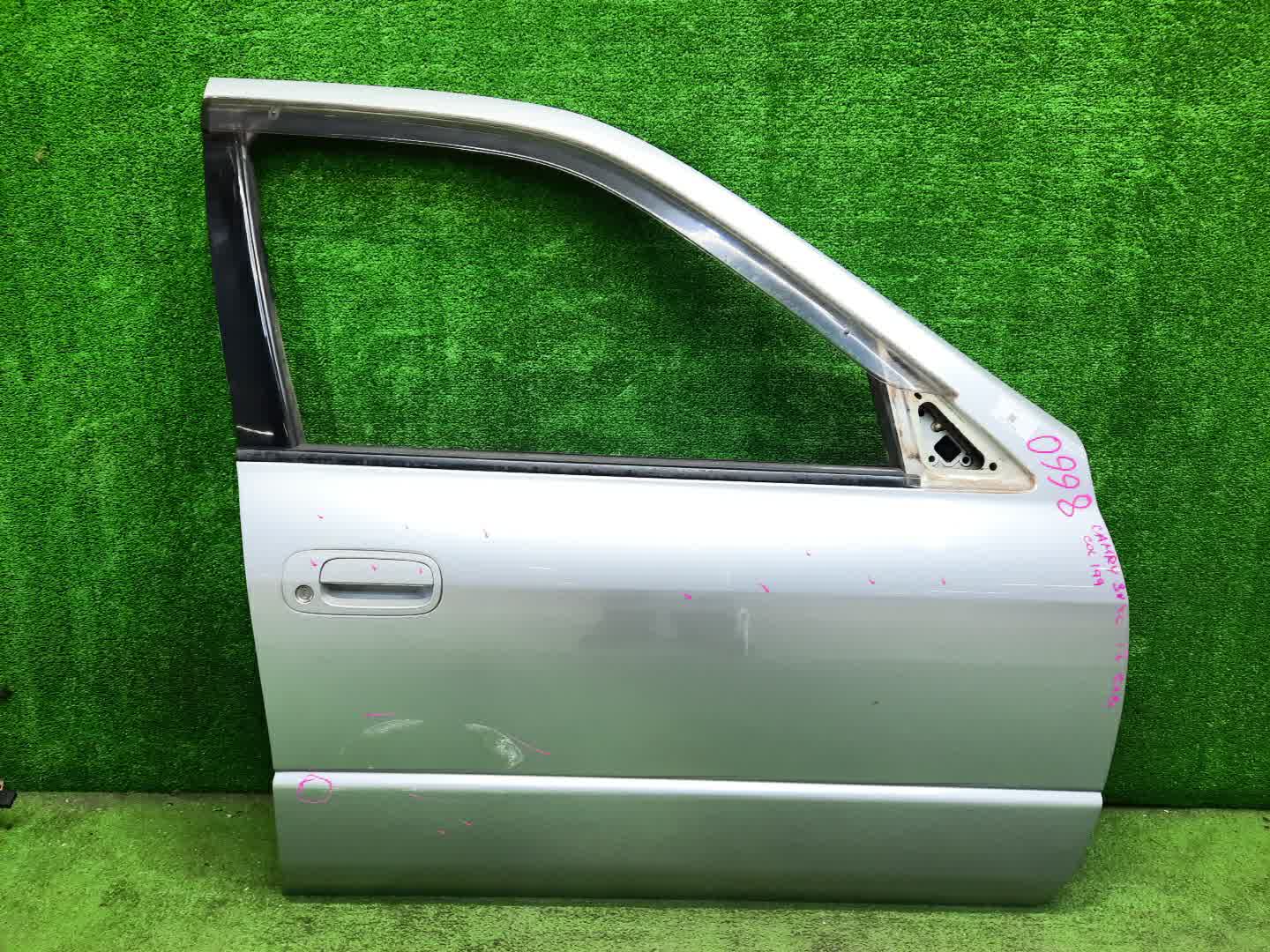 Дверь правая передняя TOYOTA CAMRY SV40, SV41, CV43, CV40, SV43 0998 1 ракурс