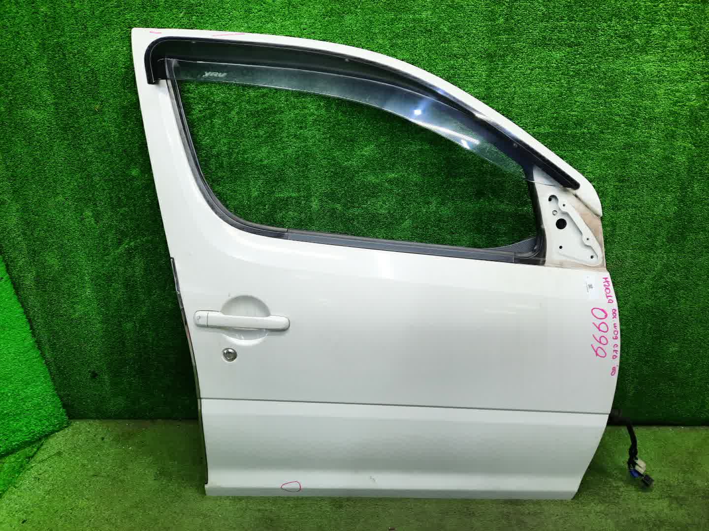 Дверь правая передняя DAIHATSU YRV M201G 0999 1 ракурс Дверь правая передняя DAIHATSU YRV M201G 0999 1 ракурс