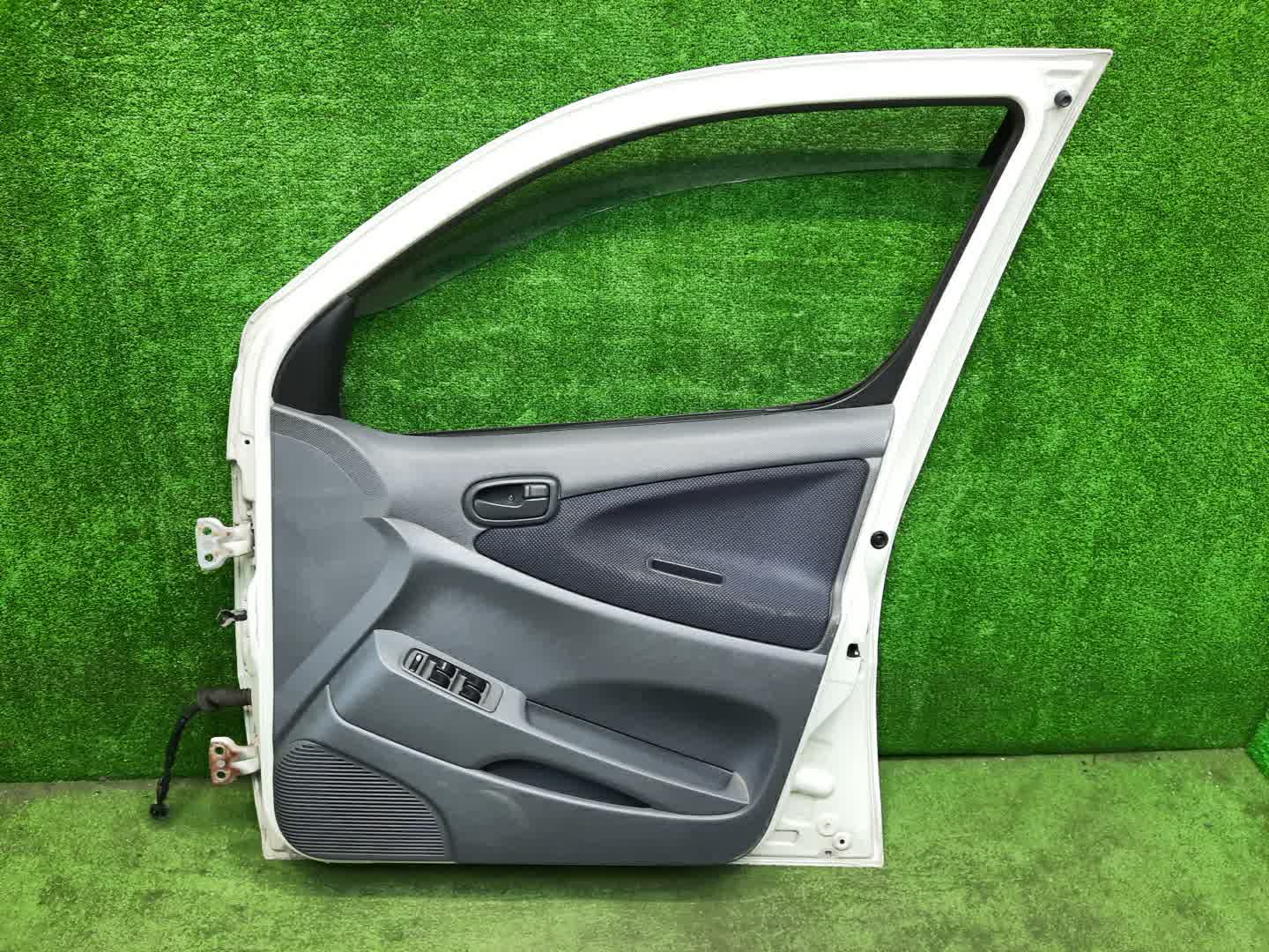 Дверь правая передняя DAIHATSU YRV M201G 0999 4 ракурс