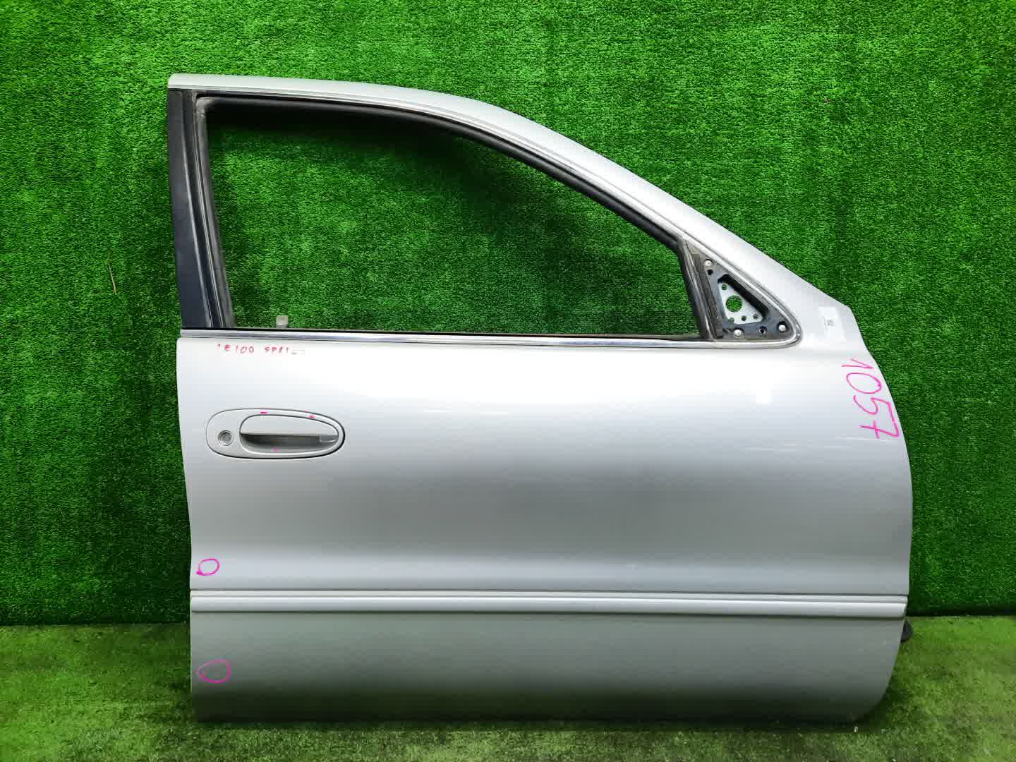 Дверь правая передняя TOYOTA SPRINTER AE100, AE101, AE109, EE101, AE104, CE107, CE100, CE109, EE108 1057 1 ракурс