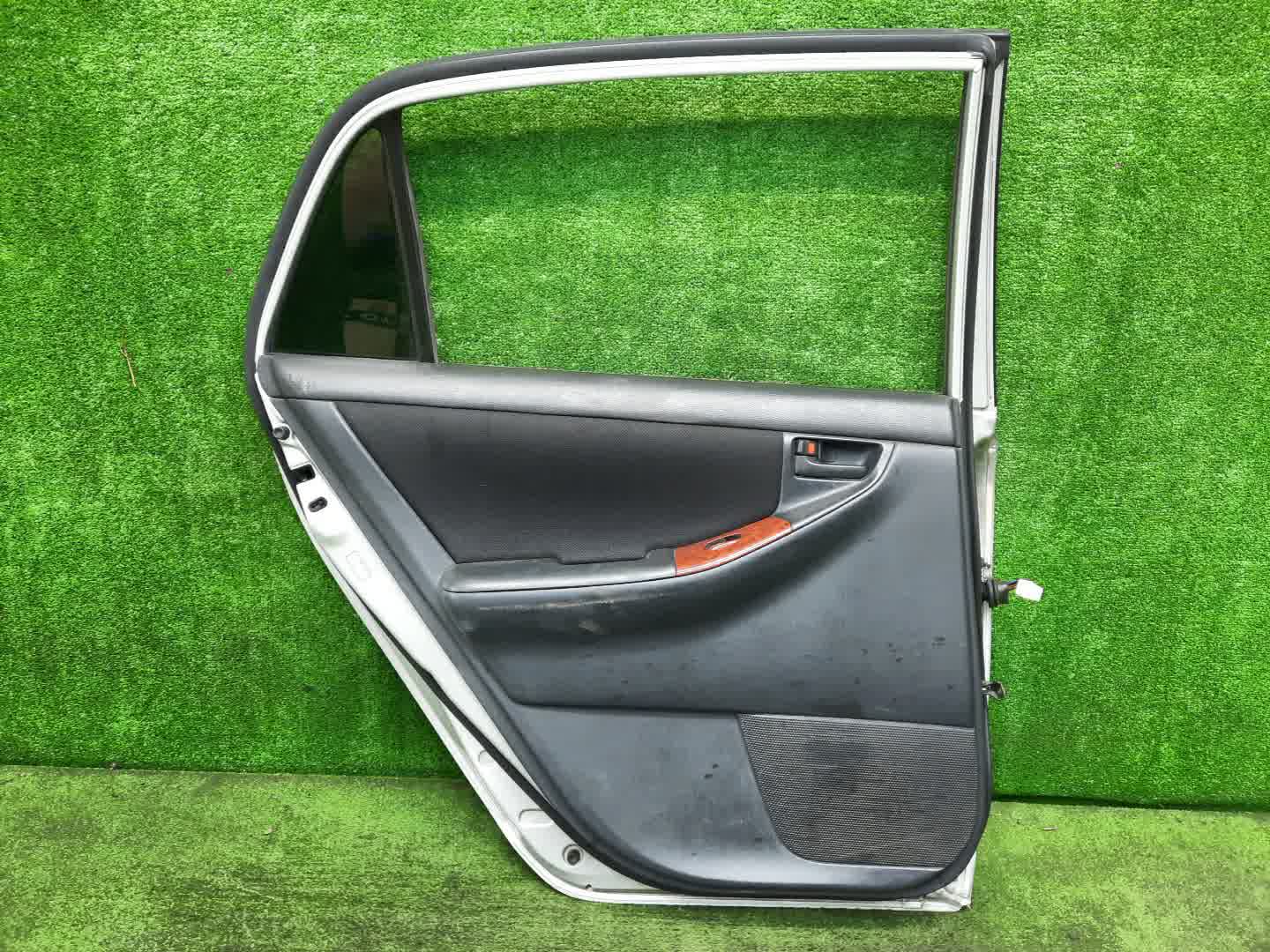 Дверь левая задняя TOYOTA ALLEX, COROLLA RUNX ZZE124, NZE121, NZE120, ZZE122, NZE124, ZZE123 1071 3 ракурс