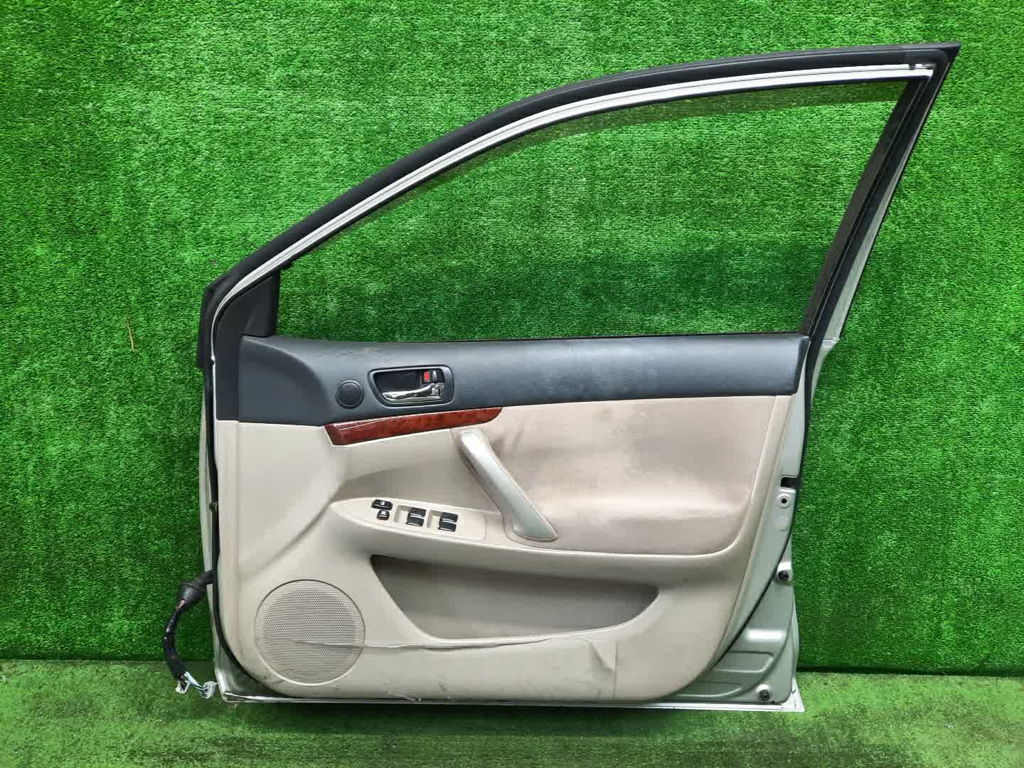 Дверь правая передняя TOYOTA PREMIO ZZT240, NZT240, AZT240, ZZT245 1090 2 ракурс