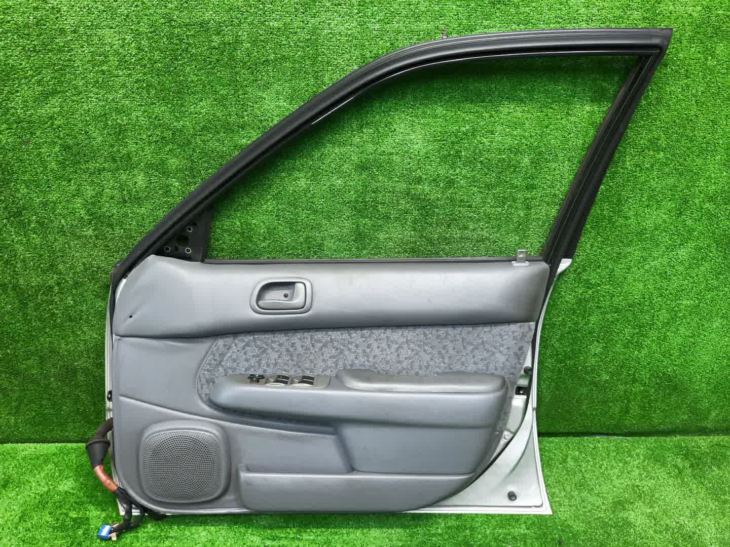 Дверь правая передняя TOYOTA COROLLA AE111, AE114, AE110, EE111, CE110, CE114 1164 5 ракурс