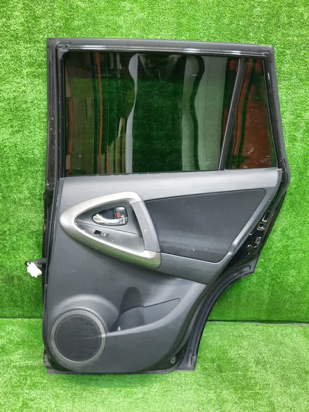 Дверь правая задняя TOYOTA RAV4 ZSA30, ZSA35, ACA31W, ACA36W, ACA30W 1186 3 ракурс
