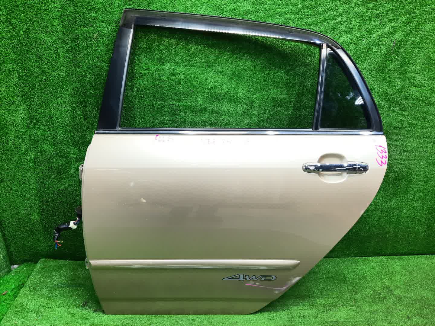Дверь левая задняя TOYOTA ALLEX, COROLLA RUNX ZZE124, NZE121, NZE120, ZZE122, NZE124, ZZE123 1333 1 ракурс