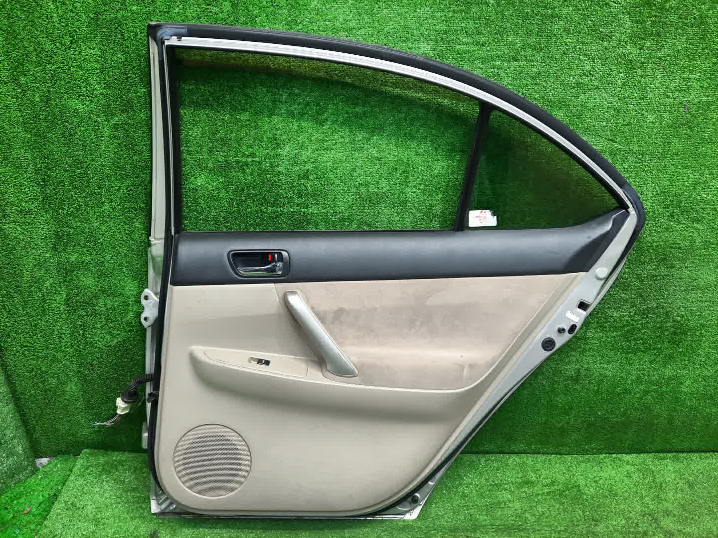 Дверь правая задняя TOYOTA PREMIO ZZT240, NZT240, AZT240, ZZT245 1356 3 ракурс