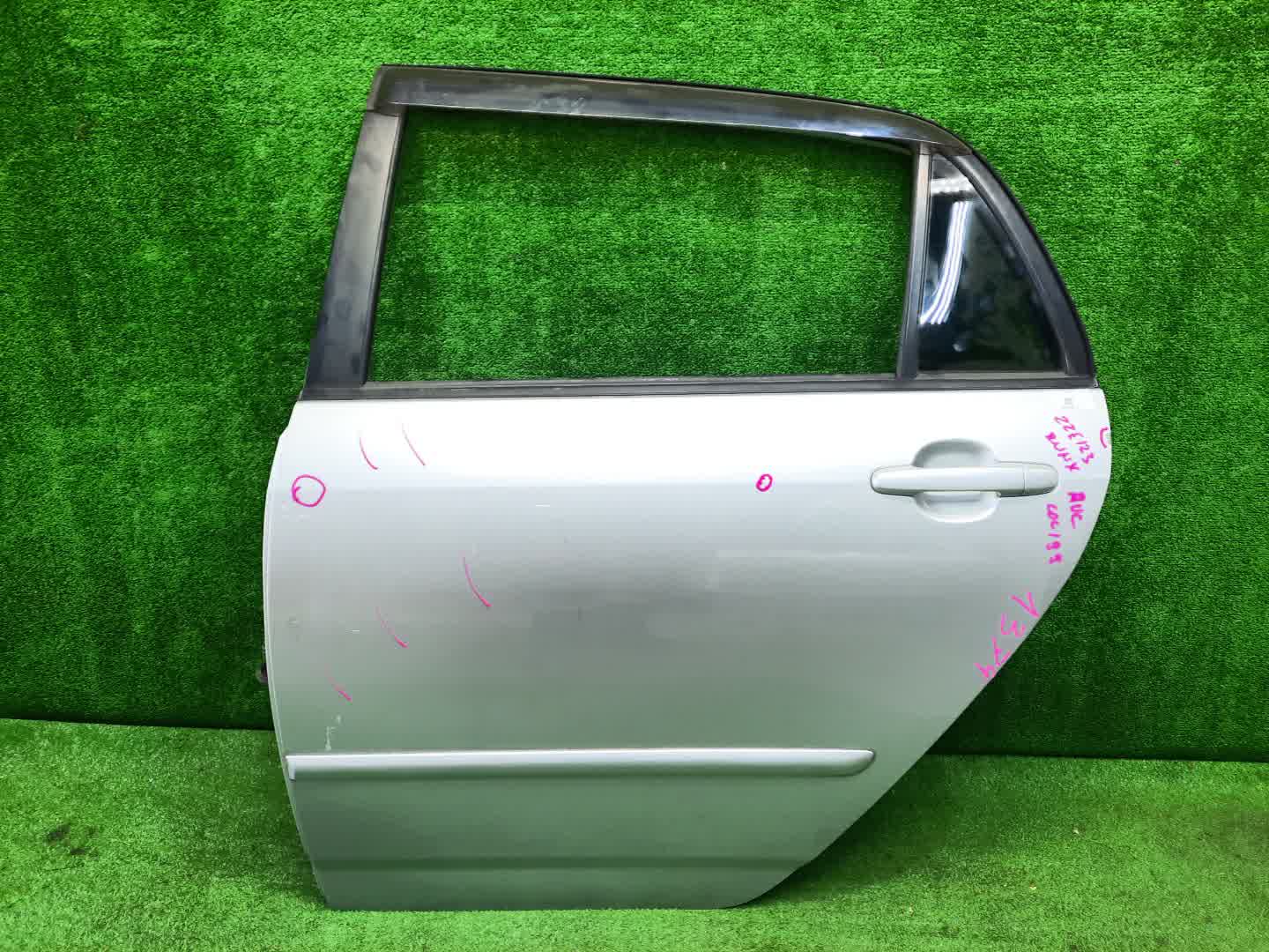 Дверь левая задняя TOYOTA ALLEX, COROLLA RUNX ZZE124, NZE121, NZE120, ZZE122, NZE124, ZZE123 1374 1 ракурс