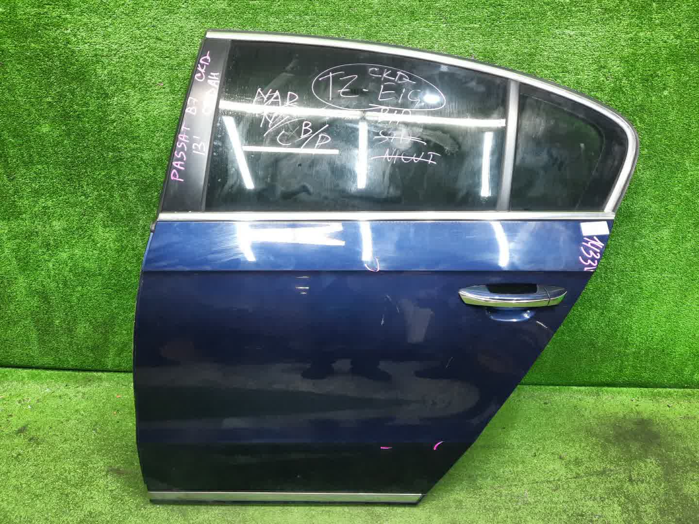 Дверь левая задняя VOLKSWAGEN PASSAT 362 1433 1 ракурс