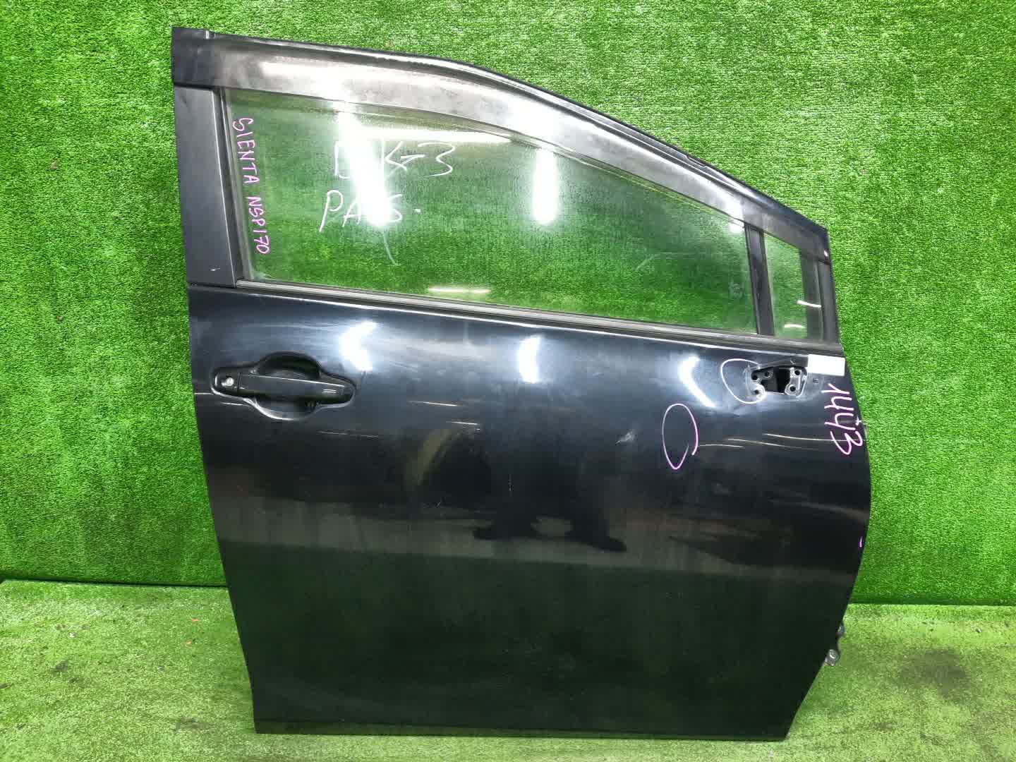 Дверь правая передняя TOYOTA SIENTA NSP172G, NSP170G, NCP175G, NHP170G 1443 1 ракурс Дверь правая передняя TOYOTA SIENTA NSP172G, NSP170G, NCP175G, NHP170G 1443 1 ракурс