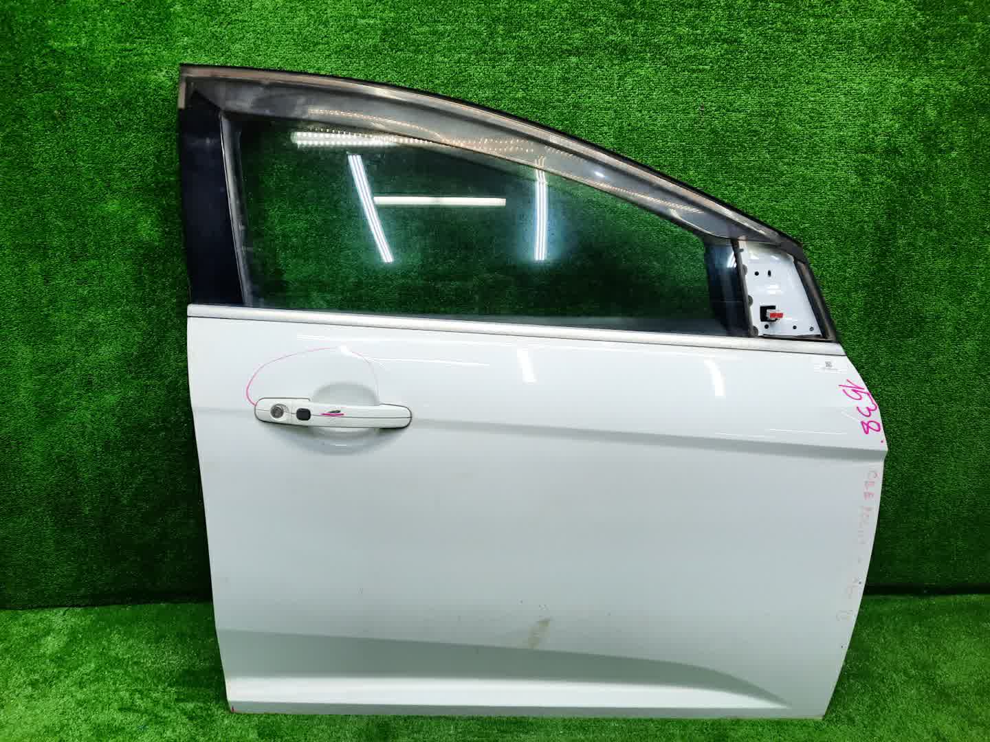 Дверь правая передняя FORD FOCUS CB8 1538 1 ракурс