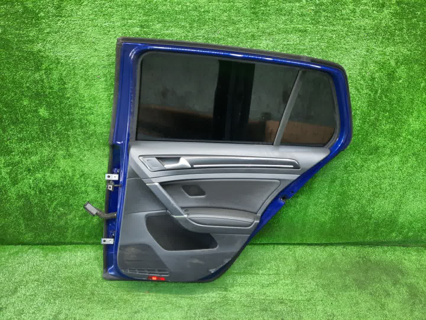 Дверь правая задняя VOLKSWAGEN GOLF MK7, 5G1 1638 2 ракурс