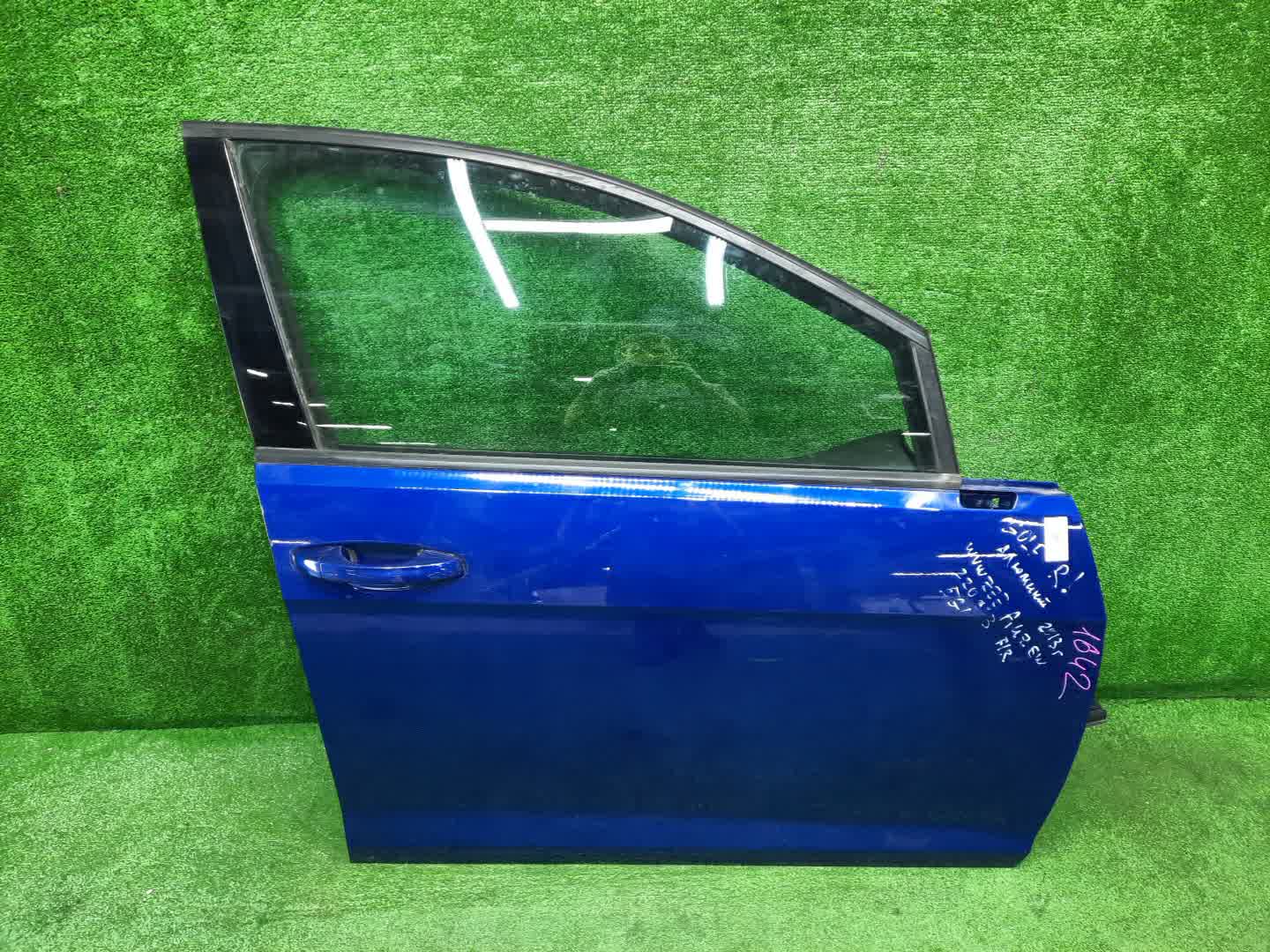 Дверь правая передняя VOLKSWAGEN GOLF MK7, 5G1 1642 1 ракурс
