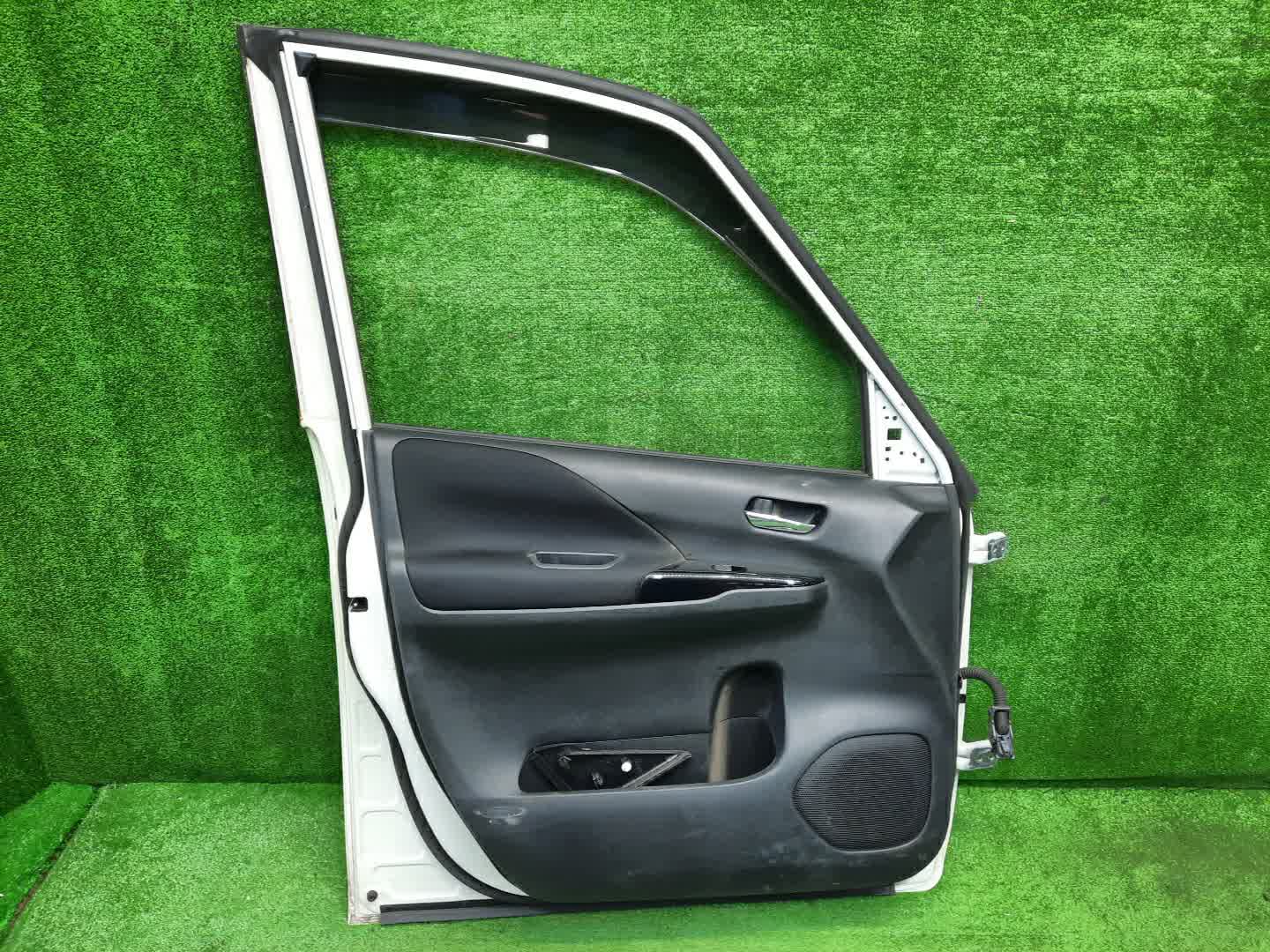 Дверь левая передняя NISSAN SERENA C27 1661 4 ракурс