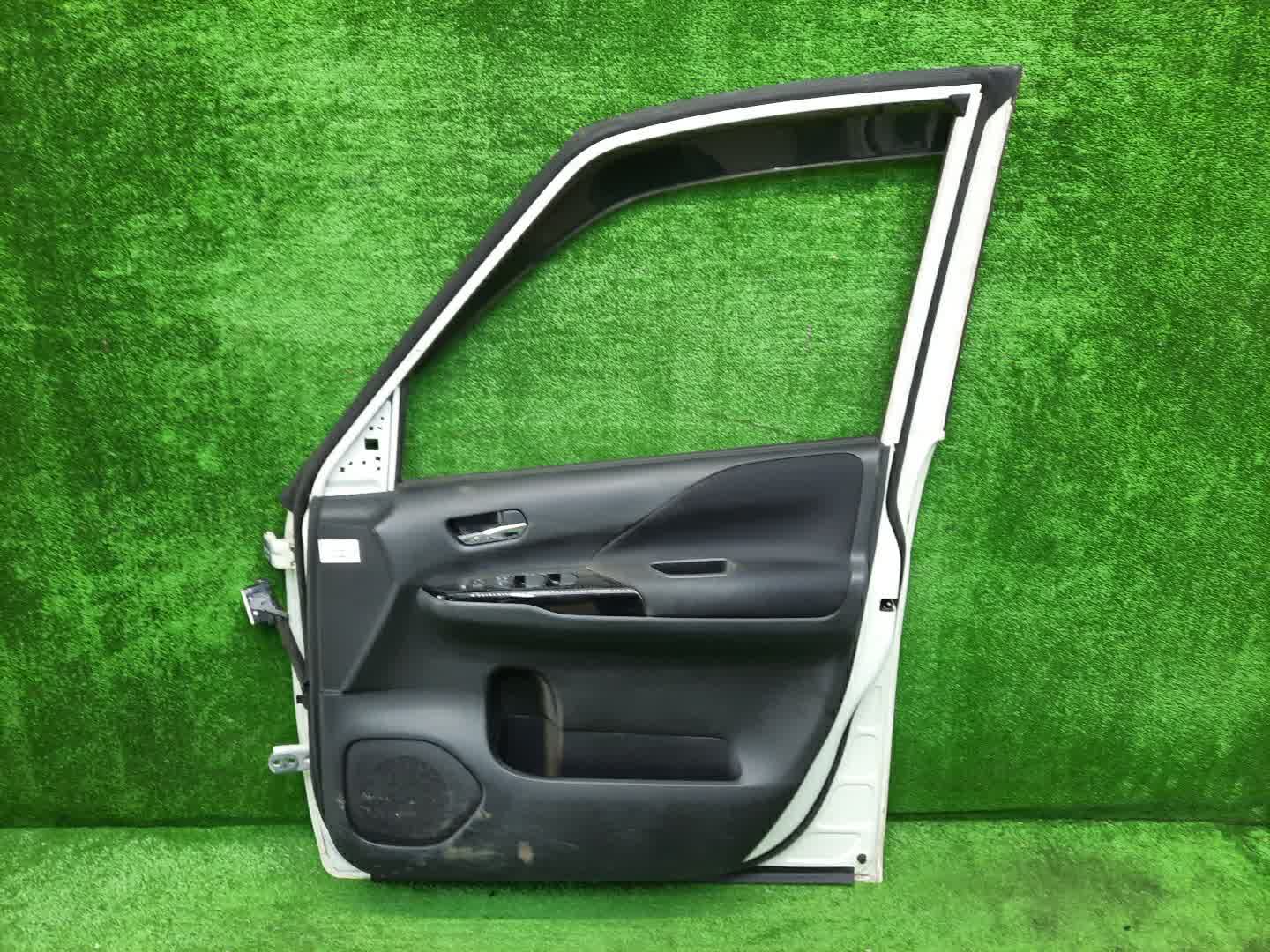 Дверь правая передняя NISSAN SERENA C27 1662 3 ракурс