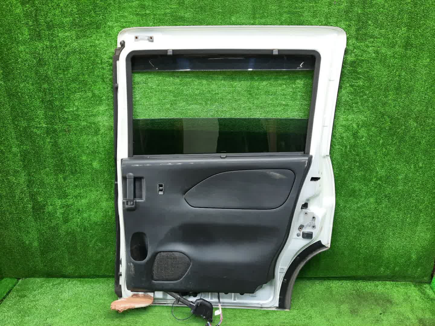 Дверь правая задняя NISSAN SERENA C27 1663 4 ракурс