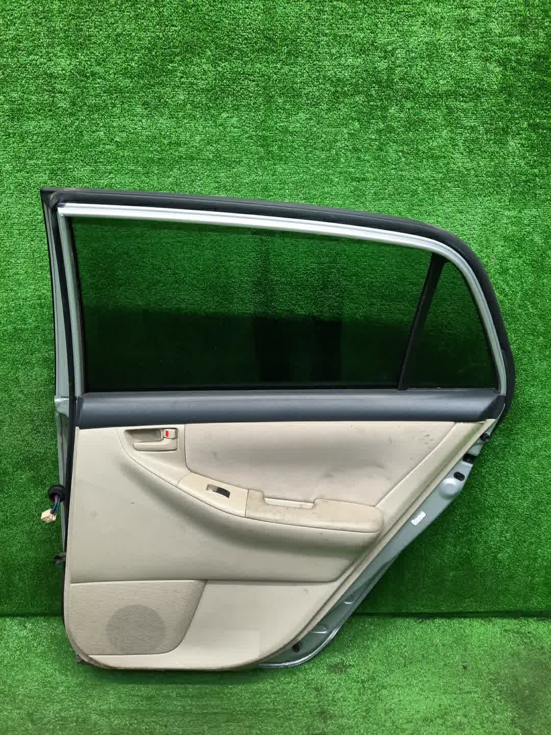 Дверь правая задняя TOYOTA ALLEX, COROLLA RUNX ZZE124, NZE121, NZE120, ZZE122, NZE124, ZZE123 1710 4 ракурс