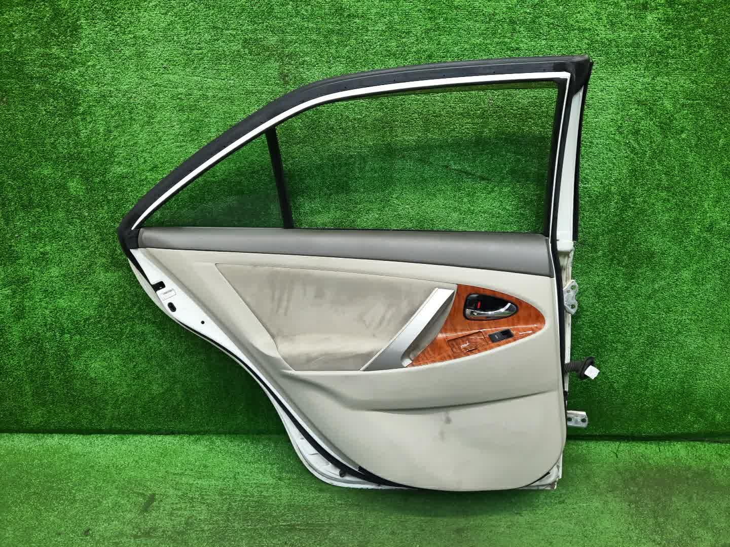 Дверь левая задняя TOYOTA CAMRY, ALTIS AHV40, GSV40, ACV40, ACV45, ACV40N, ACV45N 1822 4 ракурс