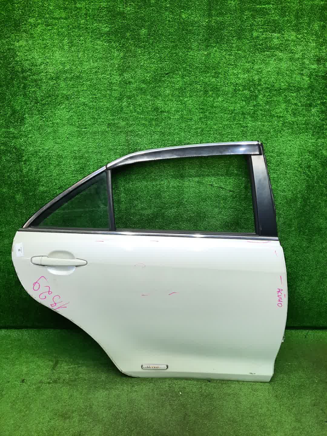 Дверь правая задняя TOYOTA CAMRY, ALTIS AHV40, GSV40, ACV40, ACV45, ACV40N, ACV45N 1829 1 ракурс