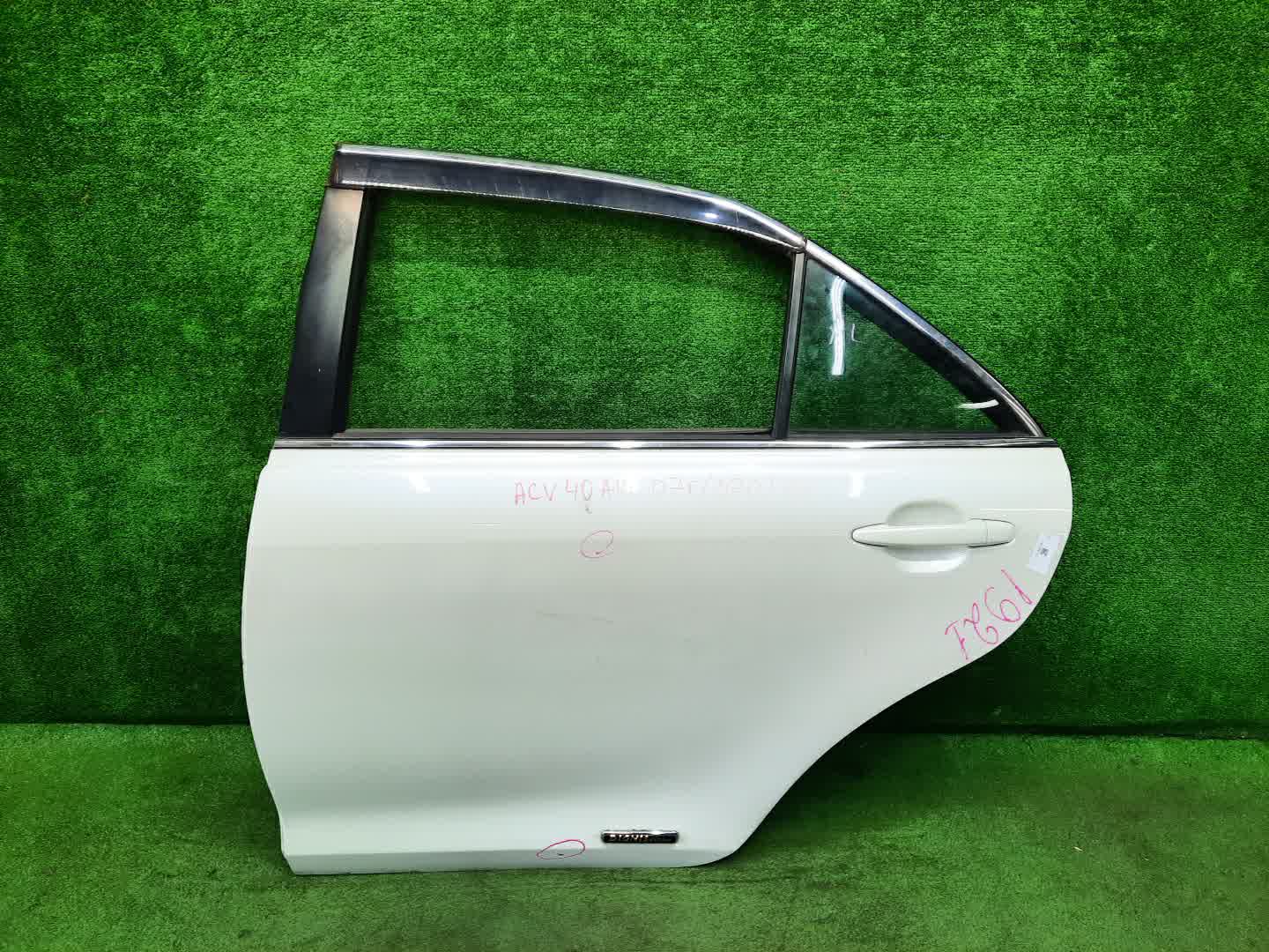 Дверь левая задняя TOYOTA CAMRY, ALTIS AHV40, GSV40, ACV40, ACV45, ACV40N, ACV45N 1921 1 ракурс