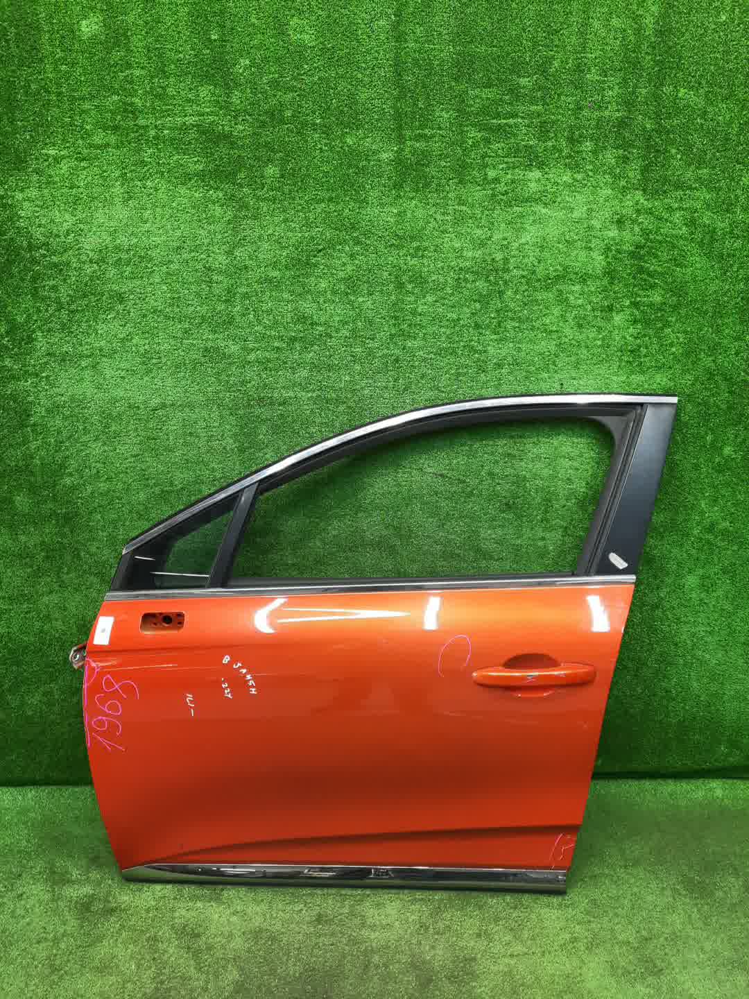 Дверь левая передняя RENAULT LUTECIA BJAH5H 801018414R 1 ракурс