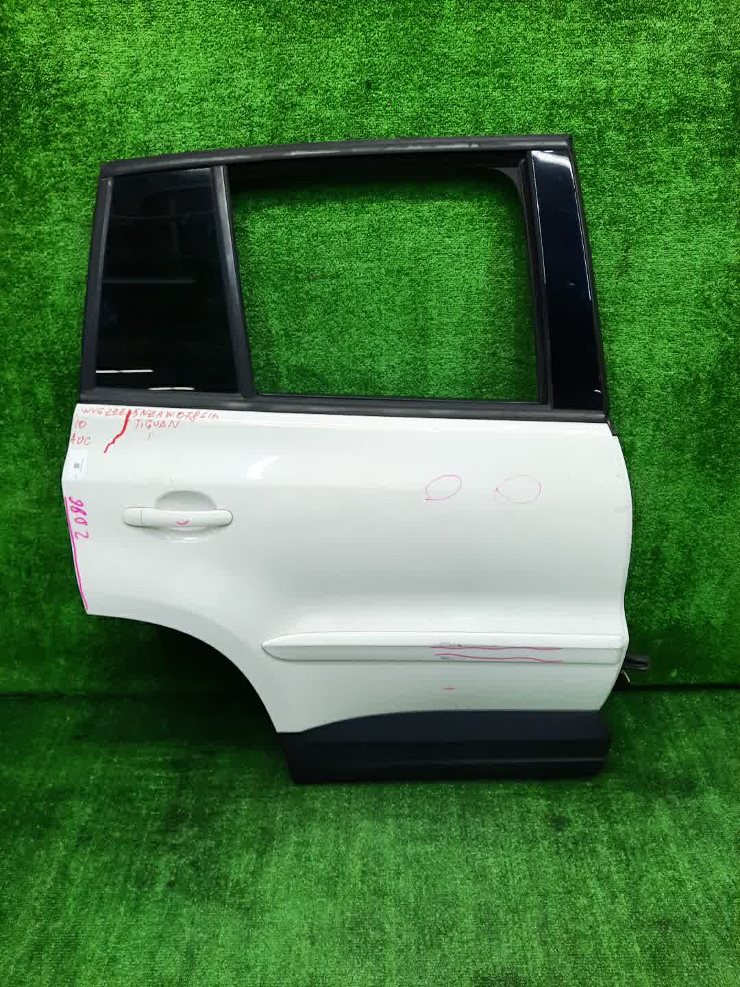 Дверь правая задняя VOLKSWAGEN TIGUAN 5N1, 5N2 2086 1 ракурс