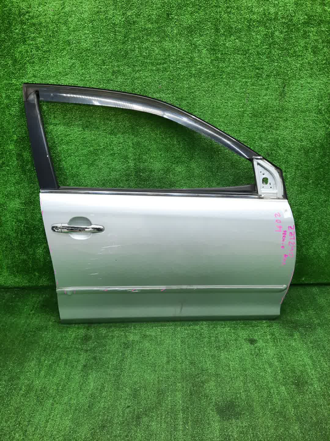 Дверь правая передняя TOYOTA PREMIO ZZT240, NZT240, AZT240, ZZT245 2094 1 ракурс Дверь правая передняя TOYOTA PREMIO ZZT240, NZT240, AZT240, ZZT245 2094 1 ракурс