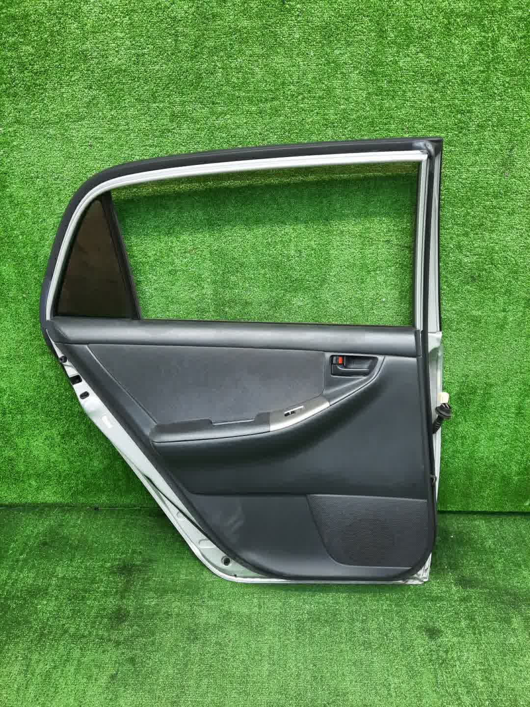 Дверь левая задняя TOYOTA ALLEX, COROLLA RUNX ZZE124, NZE121, NZE120, ZZE122, NZE124, ZZE123 2096 3 ракурс
